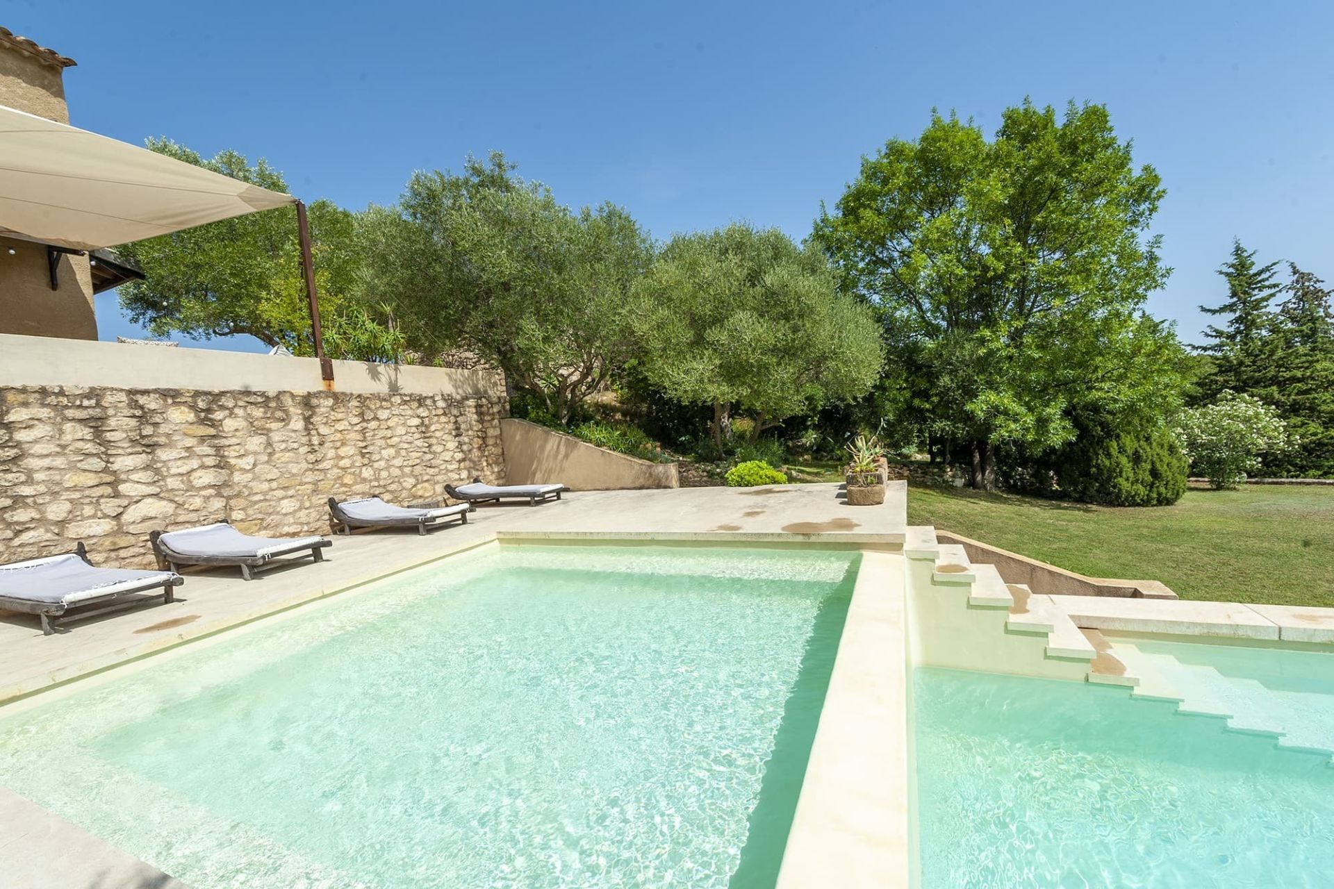 luxury property 13 Rooms for sale on LEUCATE (11370)