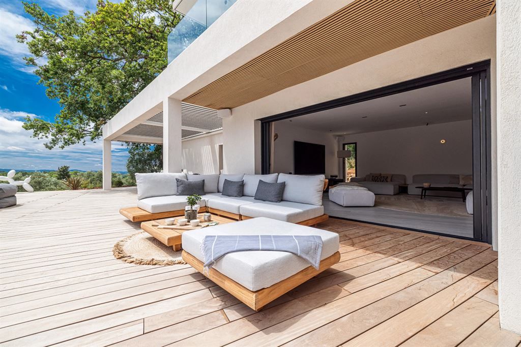 luxury villa 7 Rooms for sale on OPIO (06650)