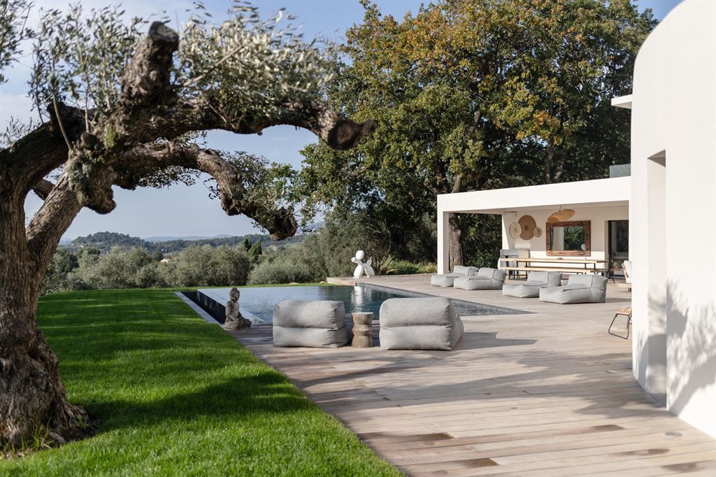 luxury villa 7 Rooms for sale on OPIO (06650)