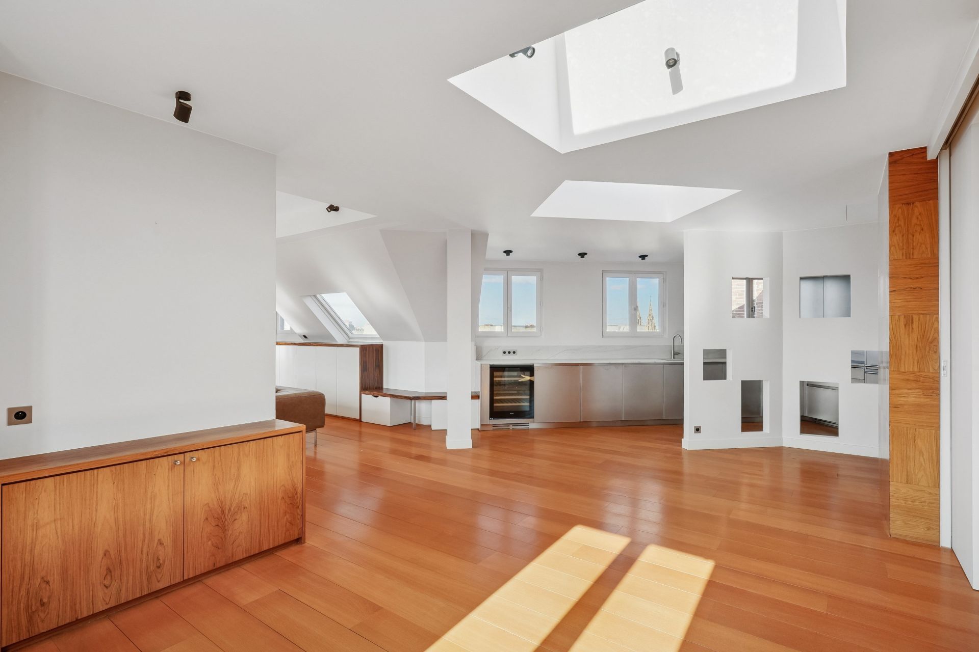 luxury apartment 3 Rooms for sale on PARIS (75007)