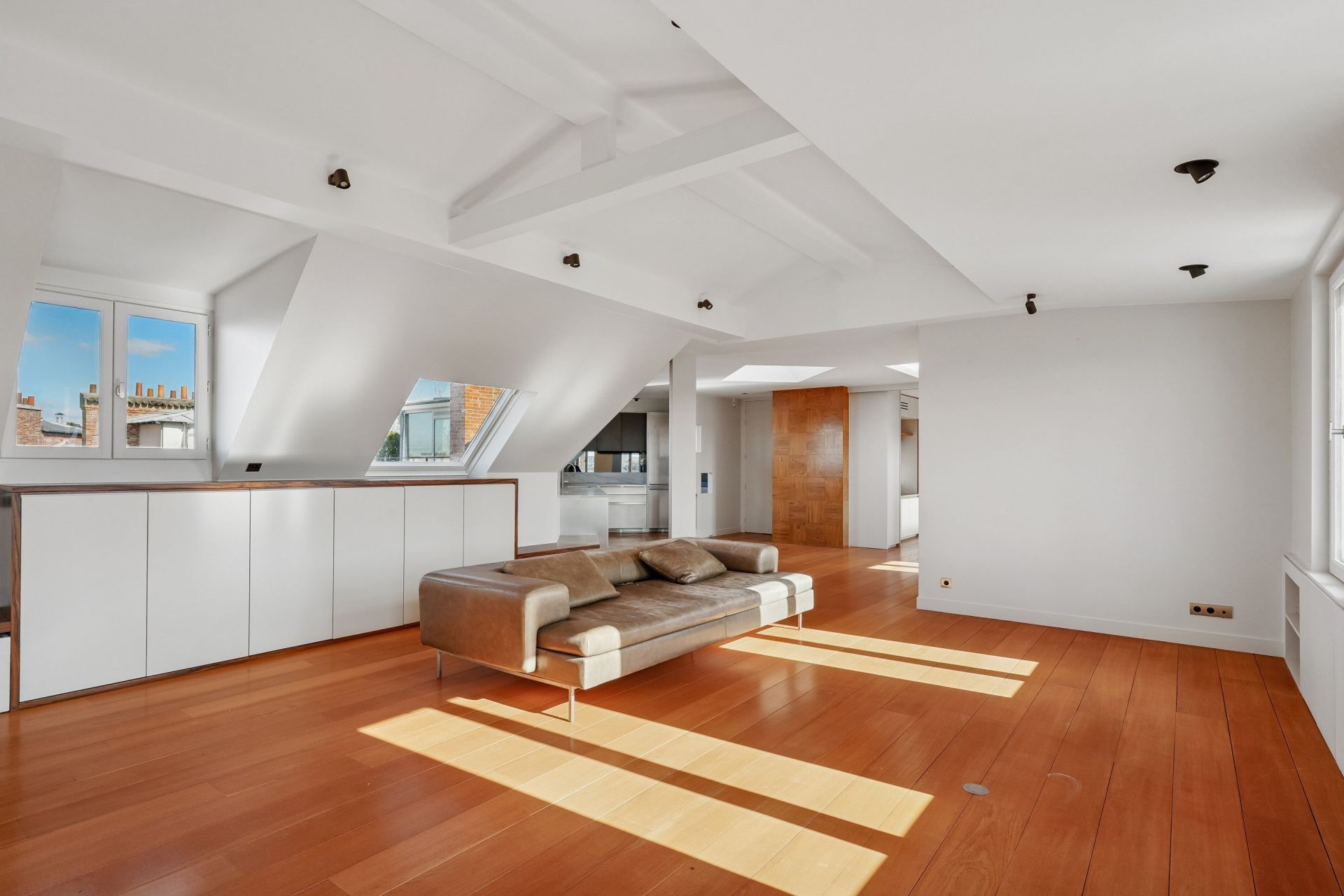 luxury apartment 3 Rooms for sale on PARIS (75007)