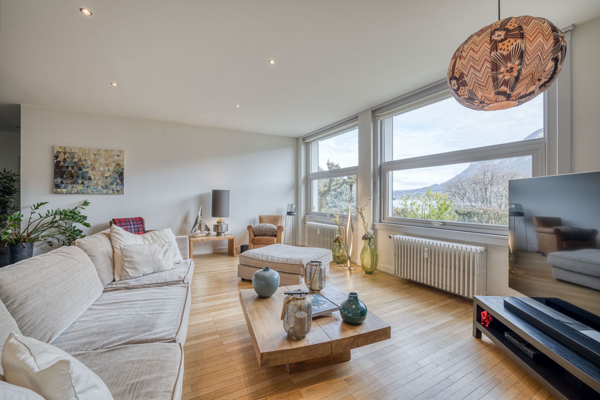 luxury apartment 6 Rooms for sale on SEVRIER (74320)