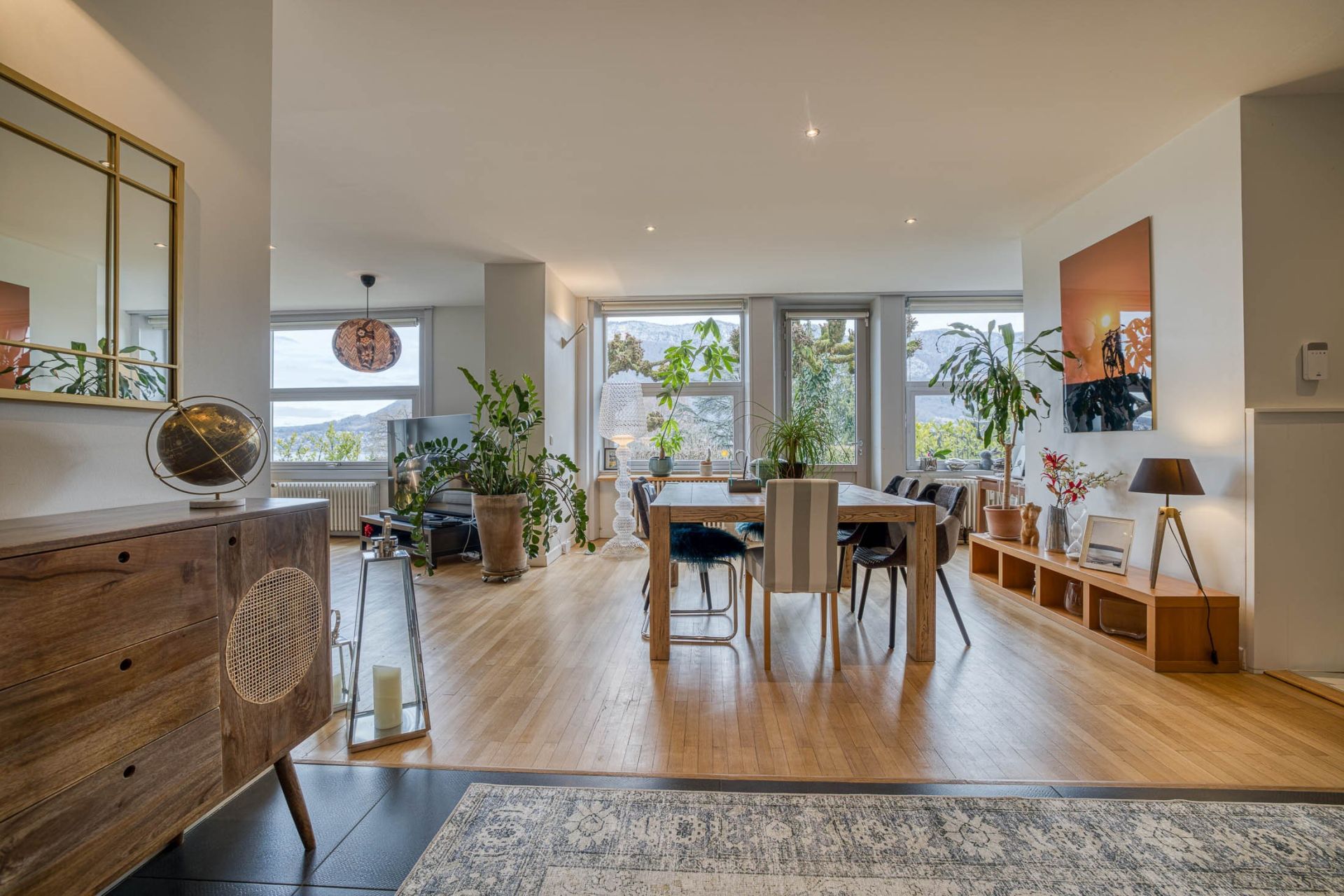 luxury apartment 6 Rooms for sale on SEVRIER (74320)