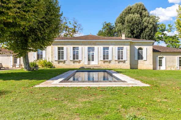 Sale Castle Bordeaux 12&nbsp;Rooms 420&nbsp;m²