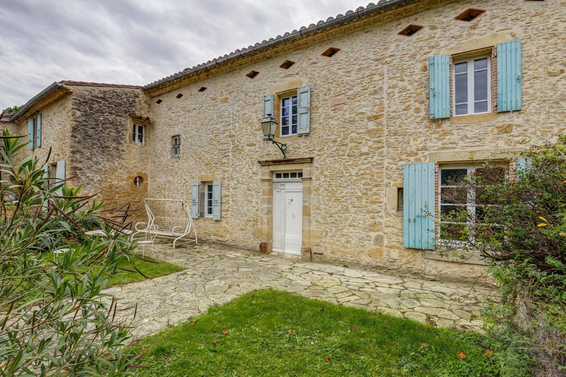 luxury house 10 Rooms for sale on AVIGNONET LAURAGAIS (31290)