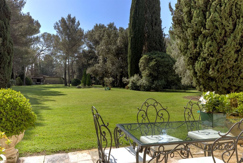 bastide 17 Pièces en vente sur AURIBEAU SUR SIAGNE (06810)