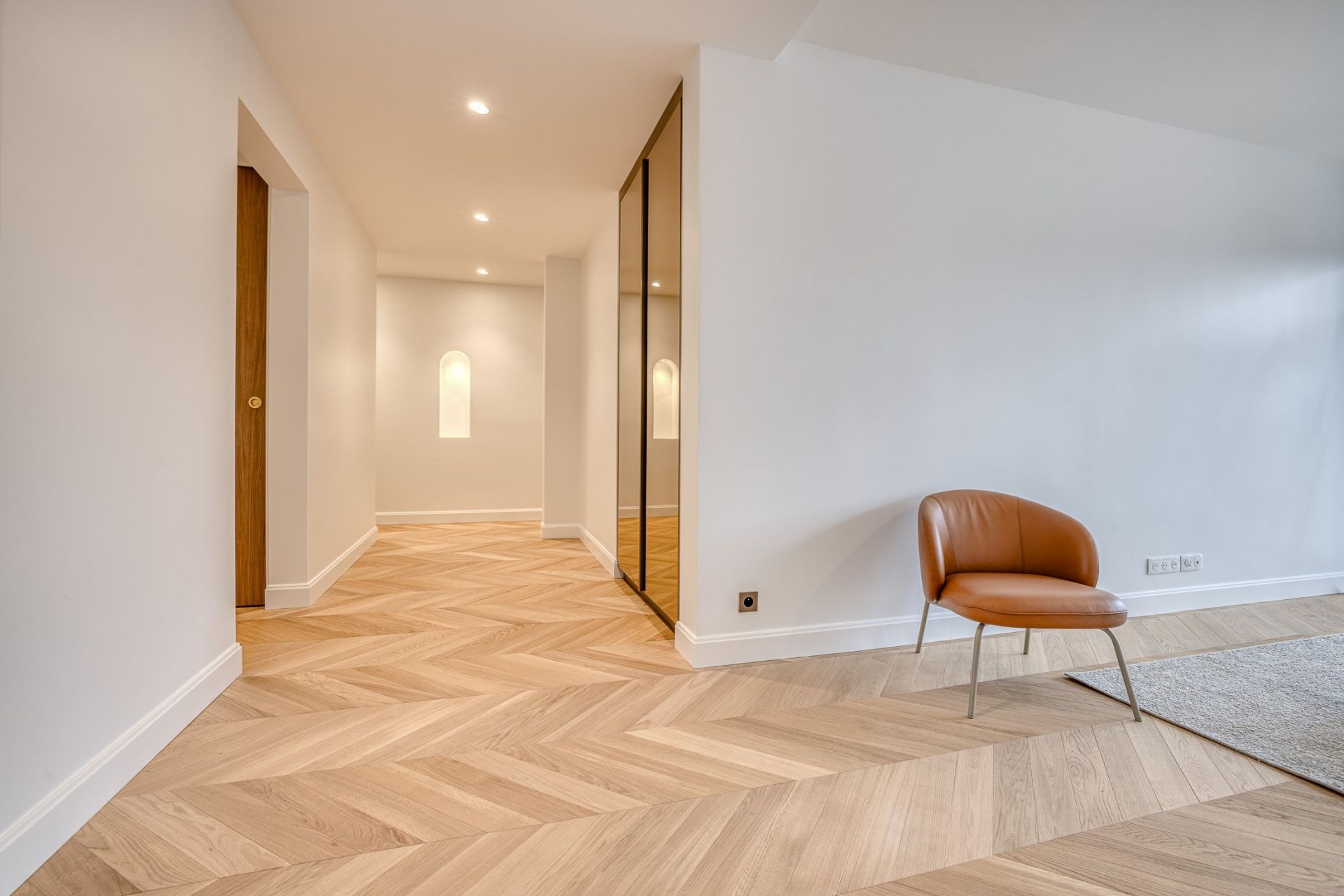 luxury apartment 5 Rooms for sale on ANNECY (74000)