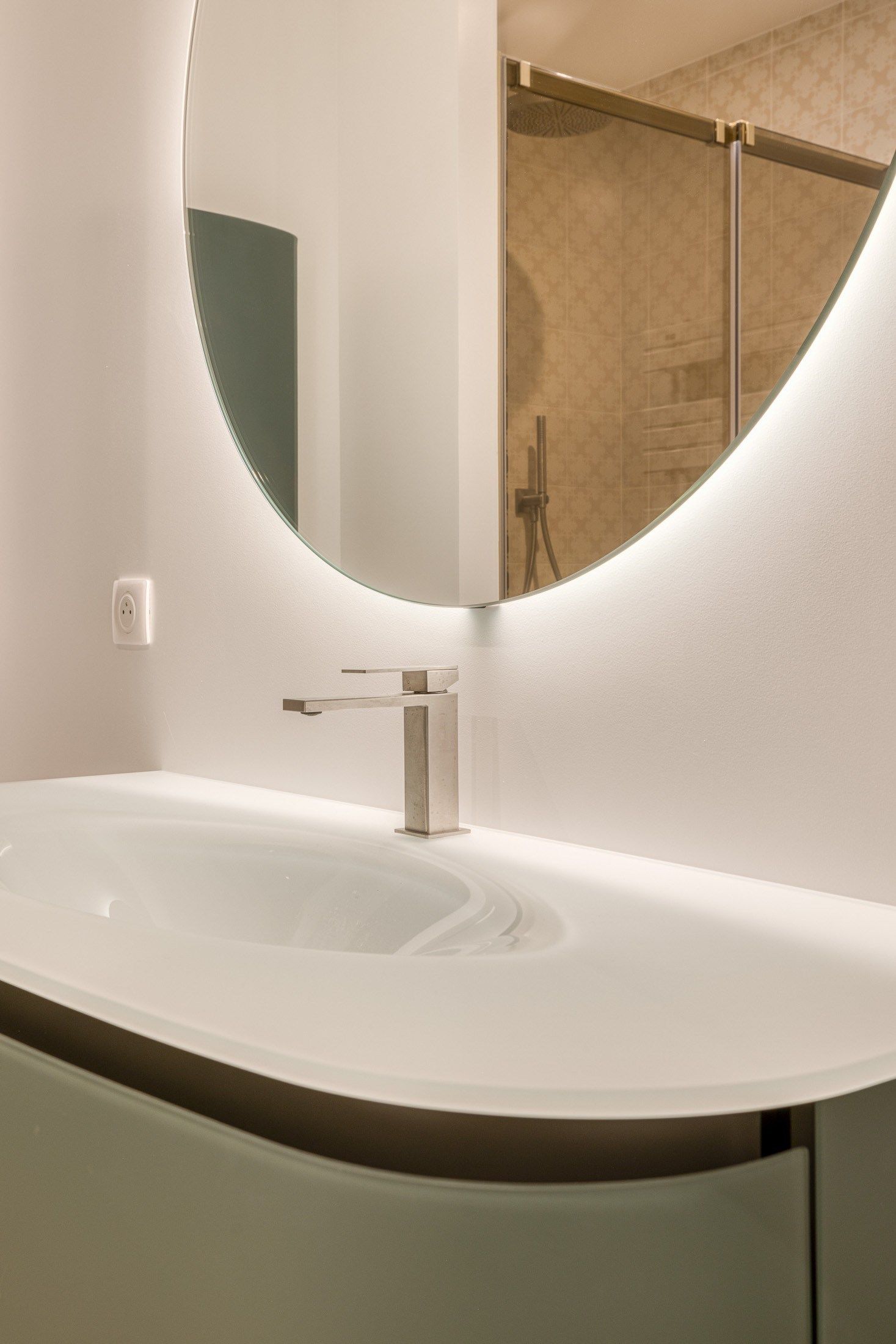 luxury apartment 5 Rooms for sale on ANNECY (74000)