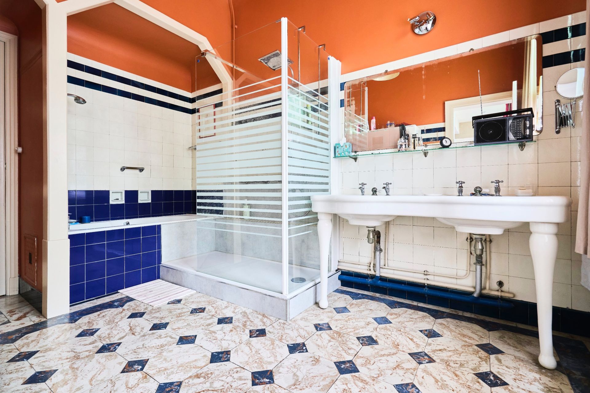 luxury house 8 Rooms for sale on LA MADELEINE (59110)