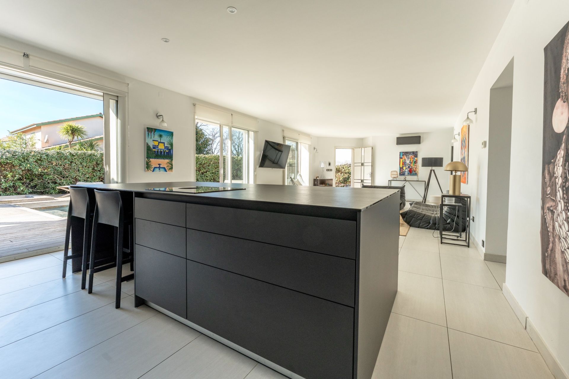 luxury house 11 Rooms for sale on BAILLARGUES (34670)