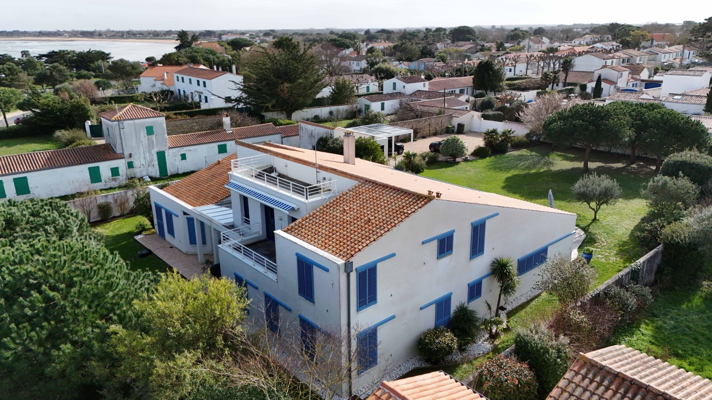 luxury house 12 Rooms for sale on ST DENIS D OLERON (17650)