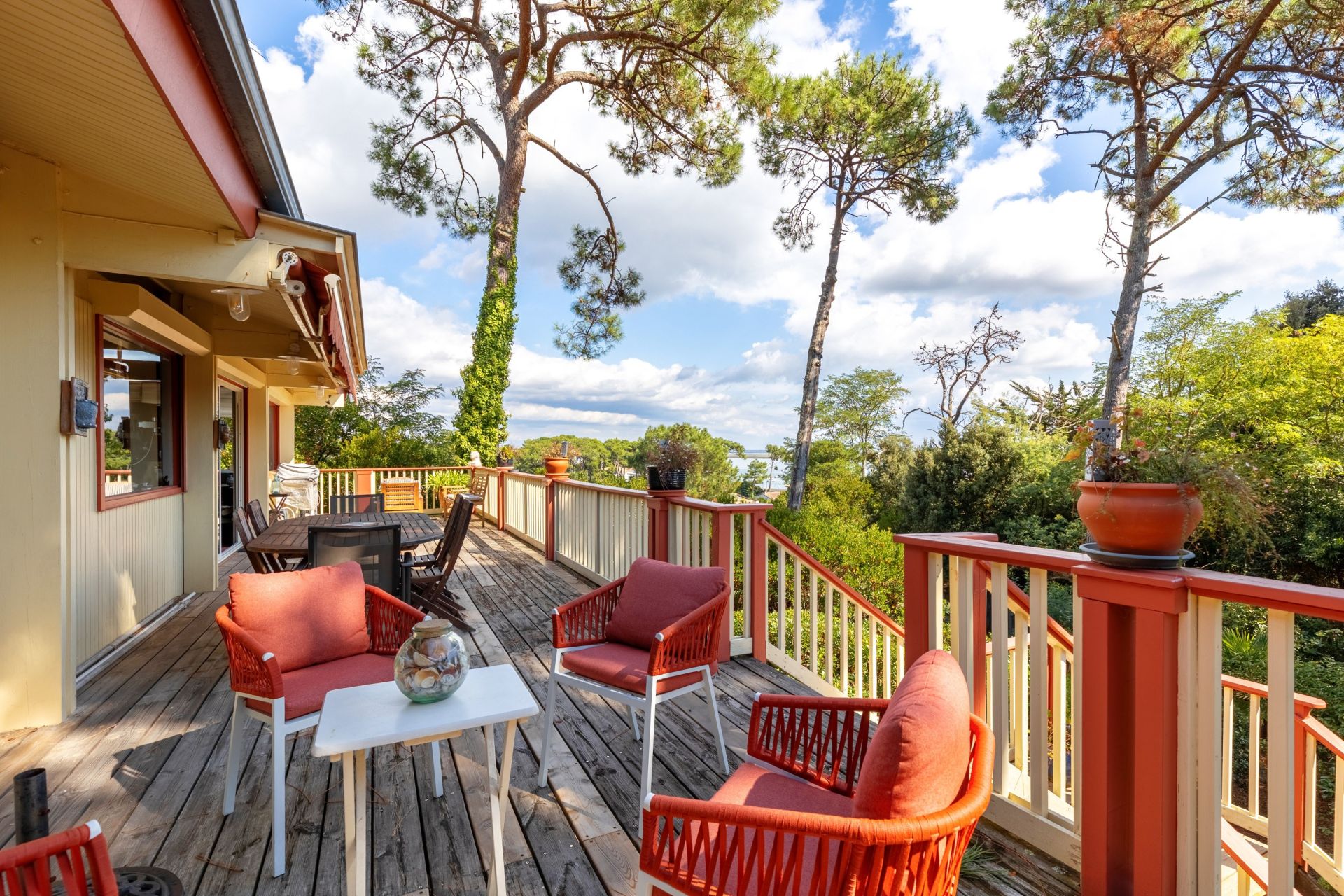 luxury house 8 Rooms for sale on CAP FERRET (33970)