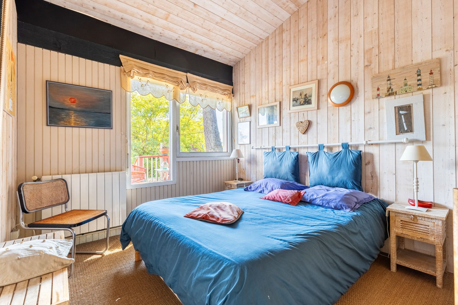 luxury house 8 Rooms for sale on CAP FERRET (33970)