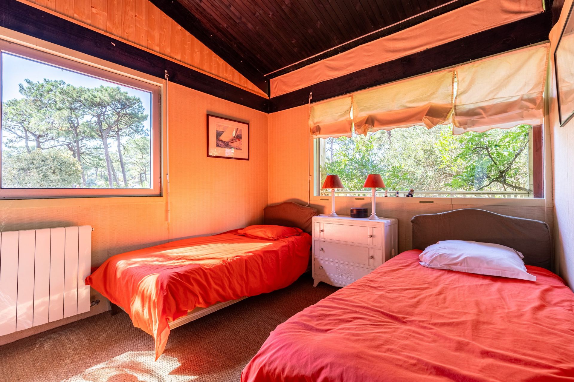 luxury house 8 Rooms for sale on CAP FERRET (33970)