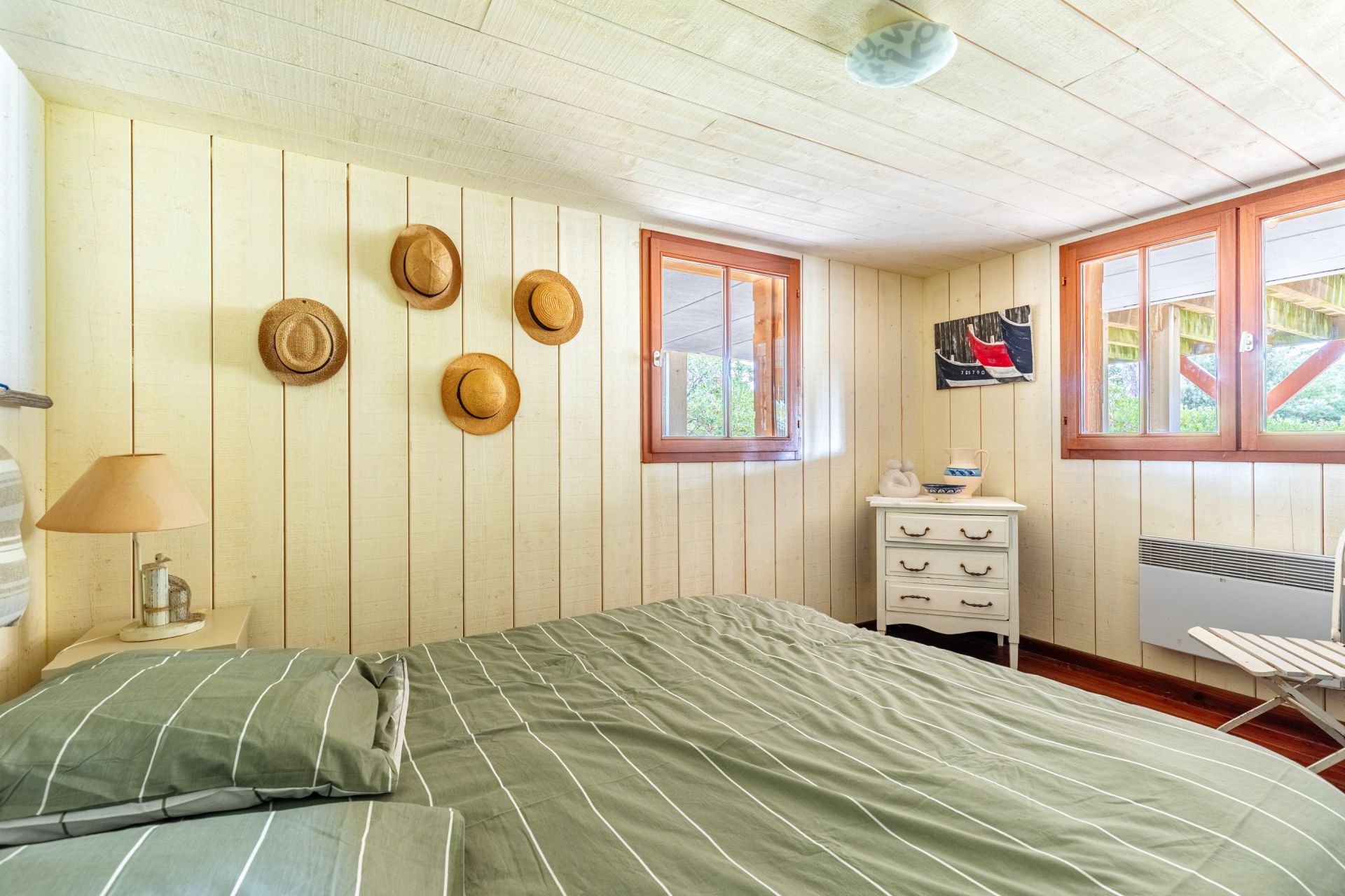 luxury house 8 Rooms for sale on CAP FERRET (33970)