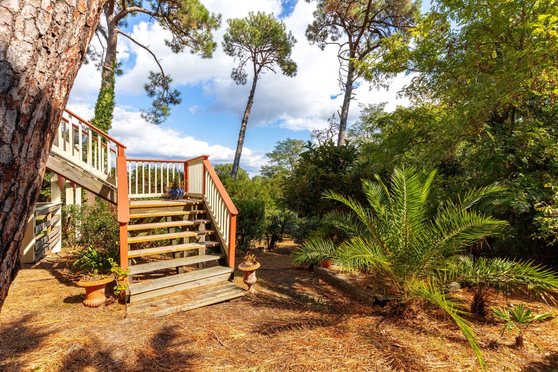 luxury house 8 Rooms for sale on CAP FERRET (33970)