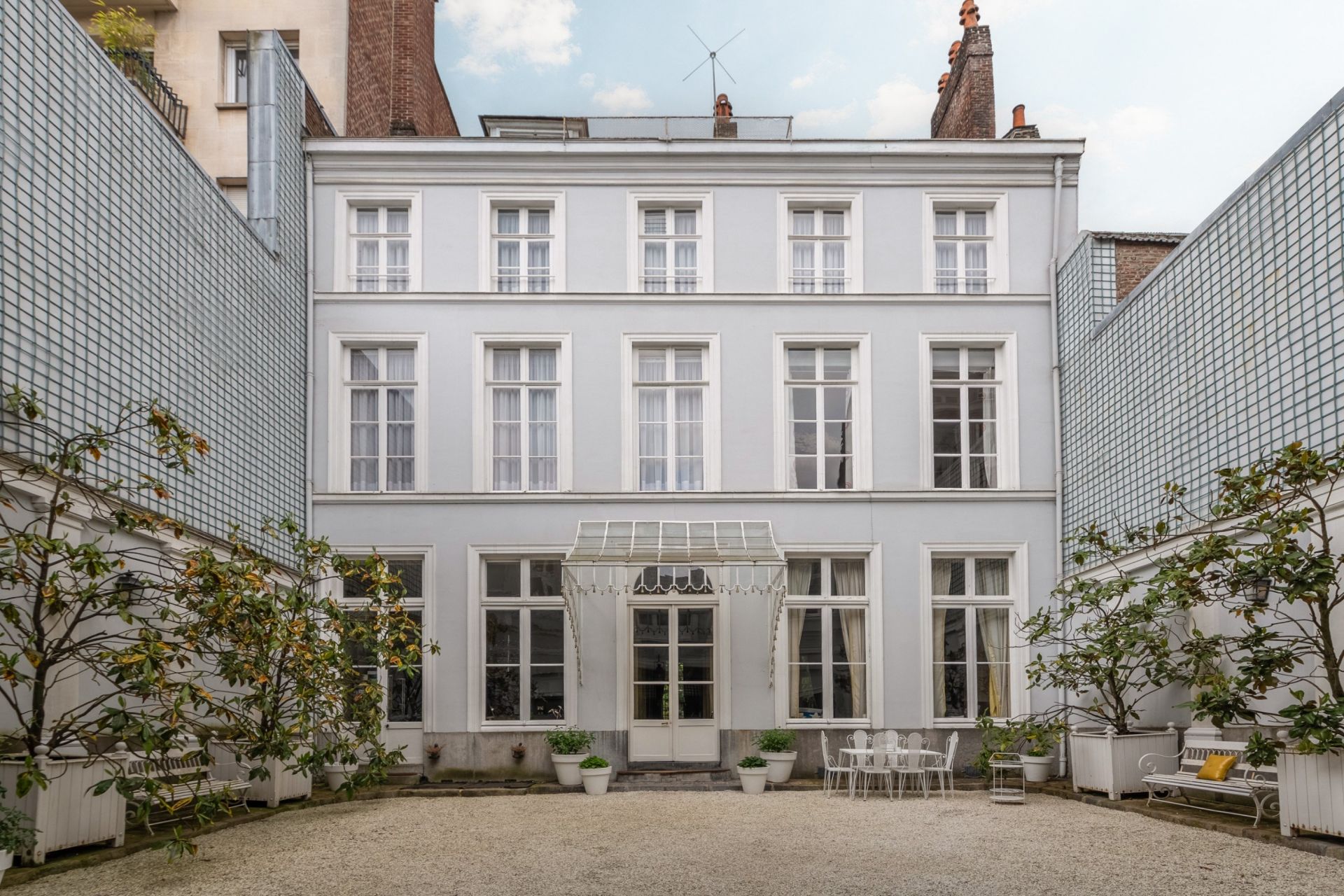 mansion (hôtel particulier) 16 Rooms for sale on LILLE (59000)