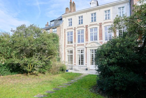 Sale Mansion (hôtel particulier) Lille 16&nbsp;Rooms 610&nbsp;m²