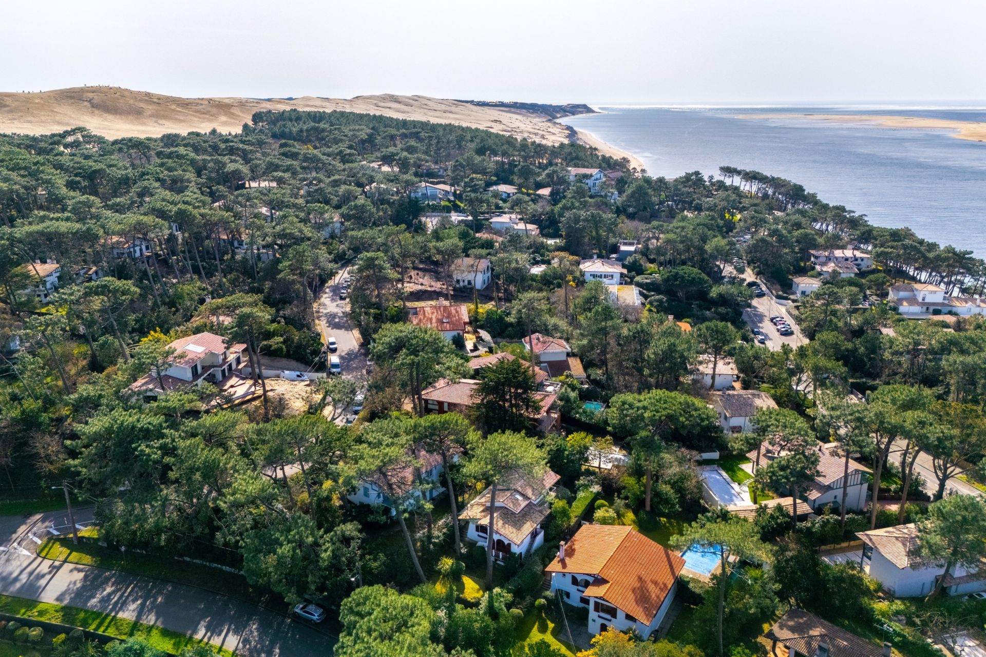luxury house 5 Rooms for sale on PYLA SUR MER (33115)