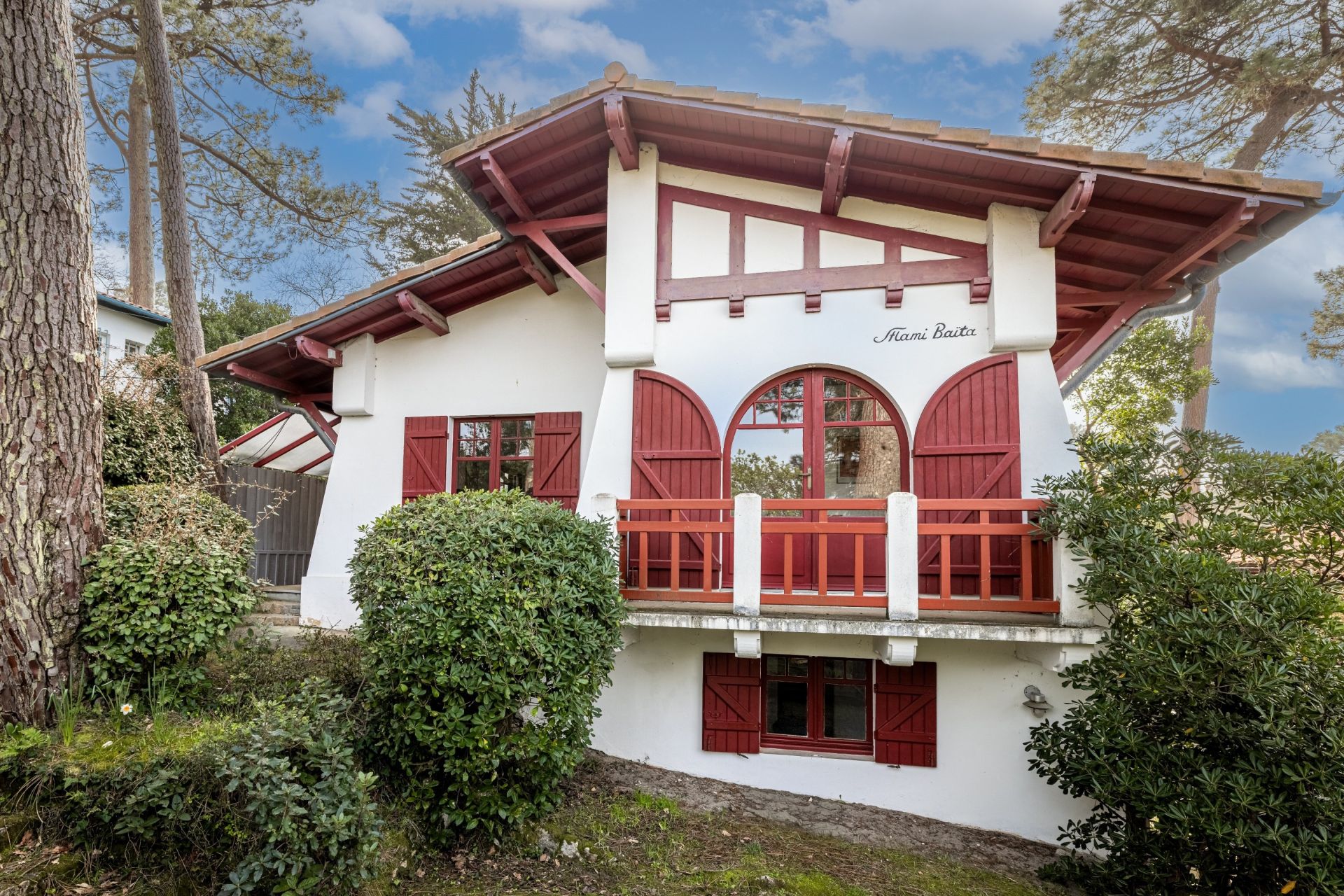 luxury house 5 Rooms for sale on PYLA SUR MER (33115)
