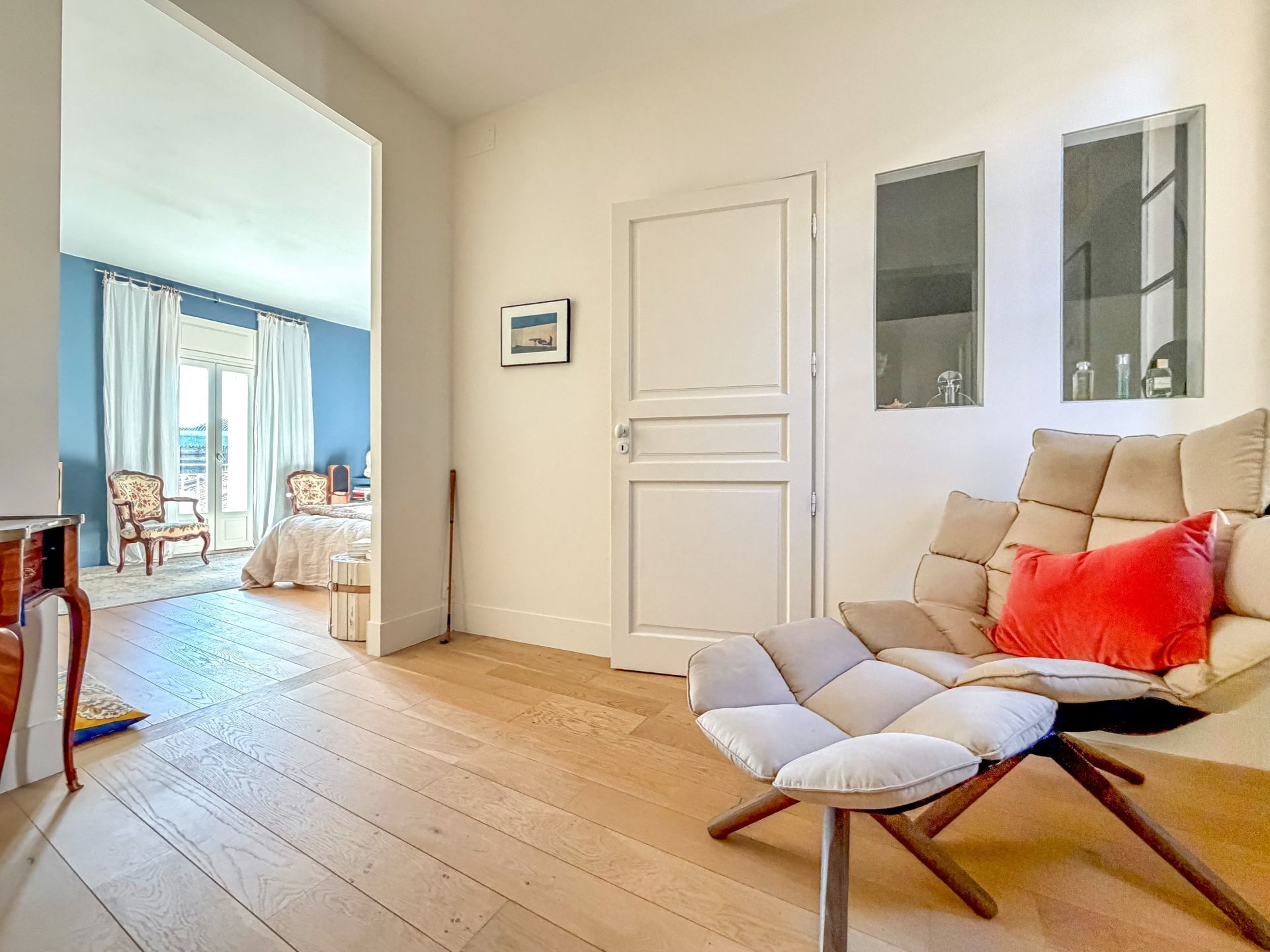 luxury house 10 Rooms for sale on MAUGUIO (34130)