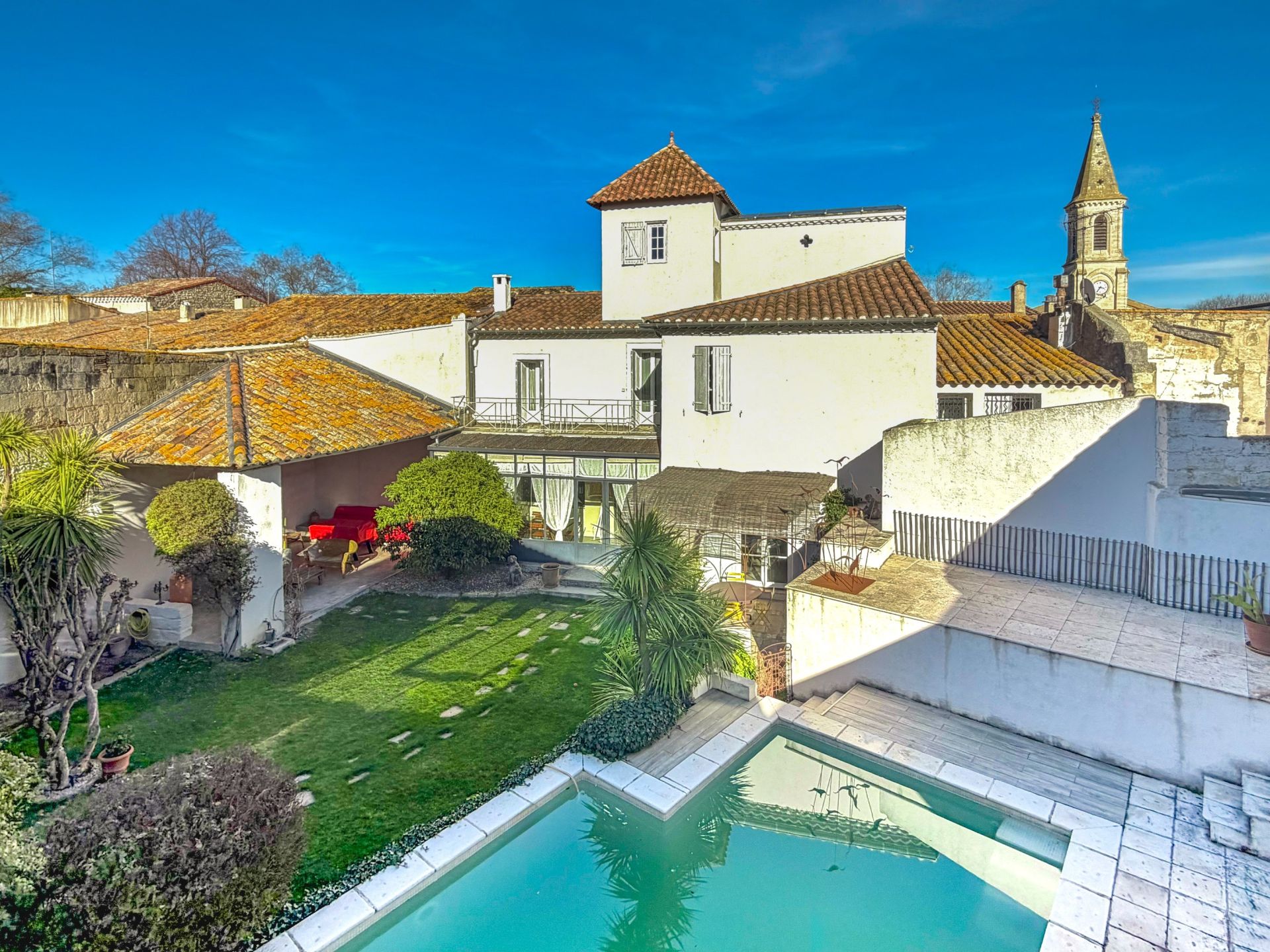 luxury house 10 Rooms for sale on MAUGUIO (34130)