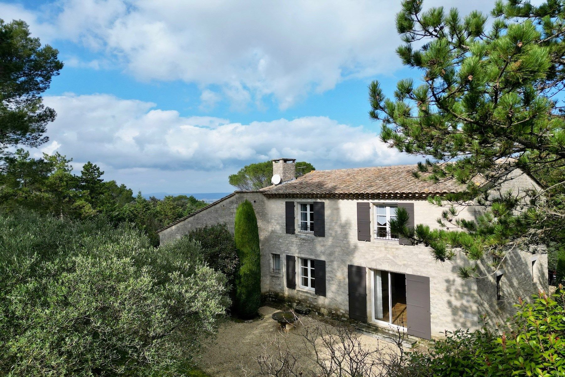 mas 6 Rooms for sale on ST SIFFRET (30700)