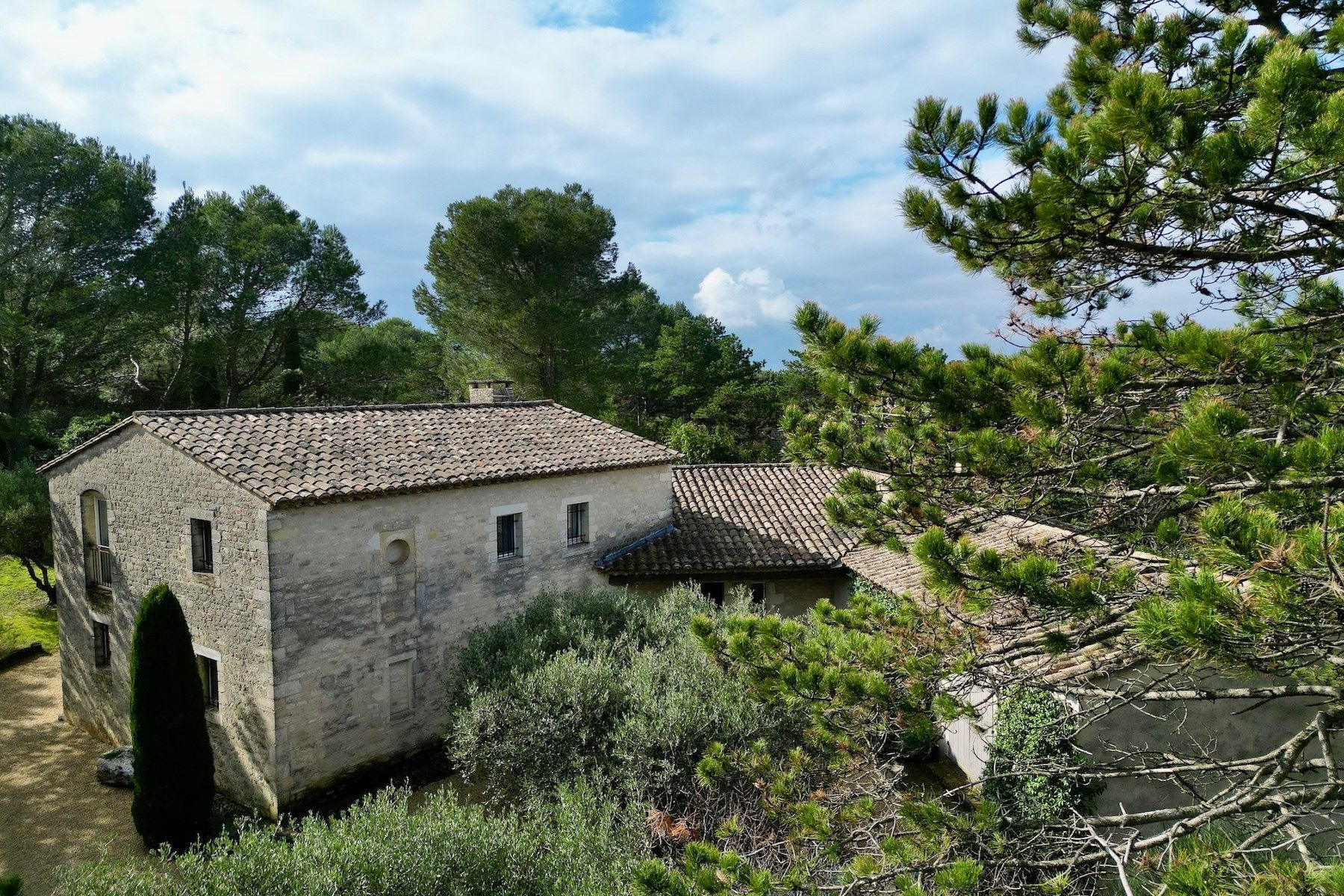 mas 6 Rooms for sale on ST SIFFRET (30700)