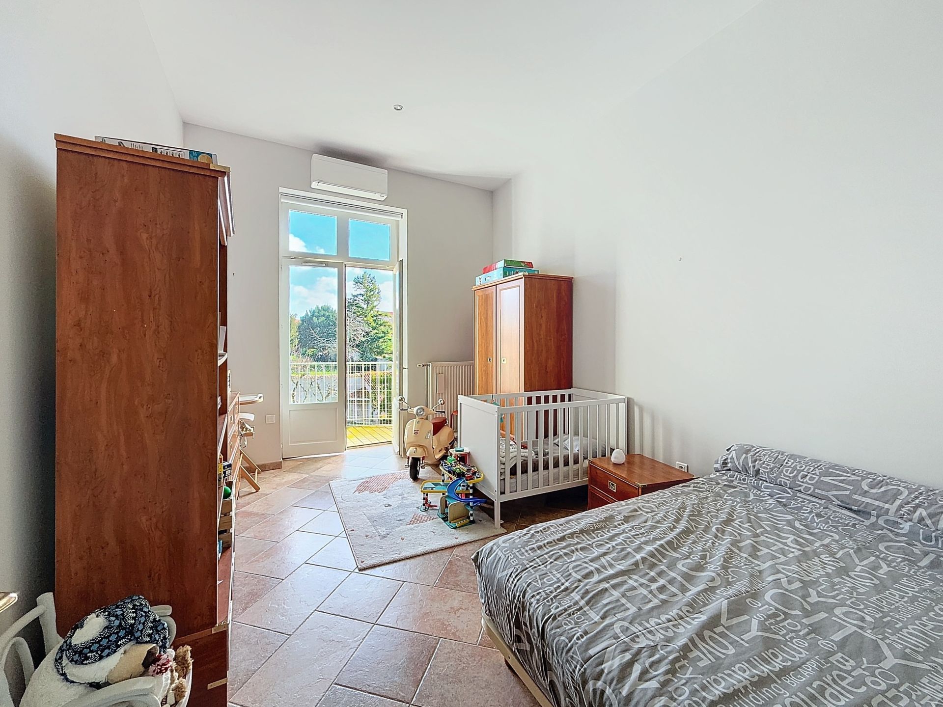 luxury apartment 5 Rooms for sale on STE FOY LES LYON (69110)