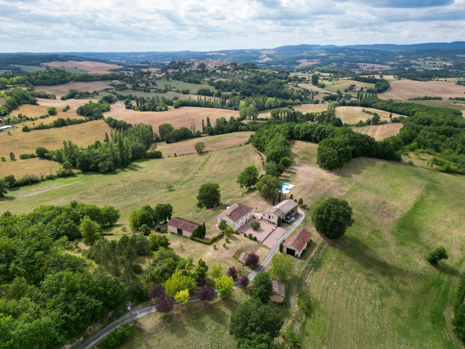 maison de luxe 10 Pièces en vente sur CASTELNAU DE MONTMIRAL (81140)