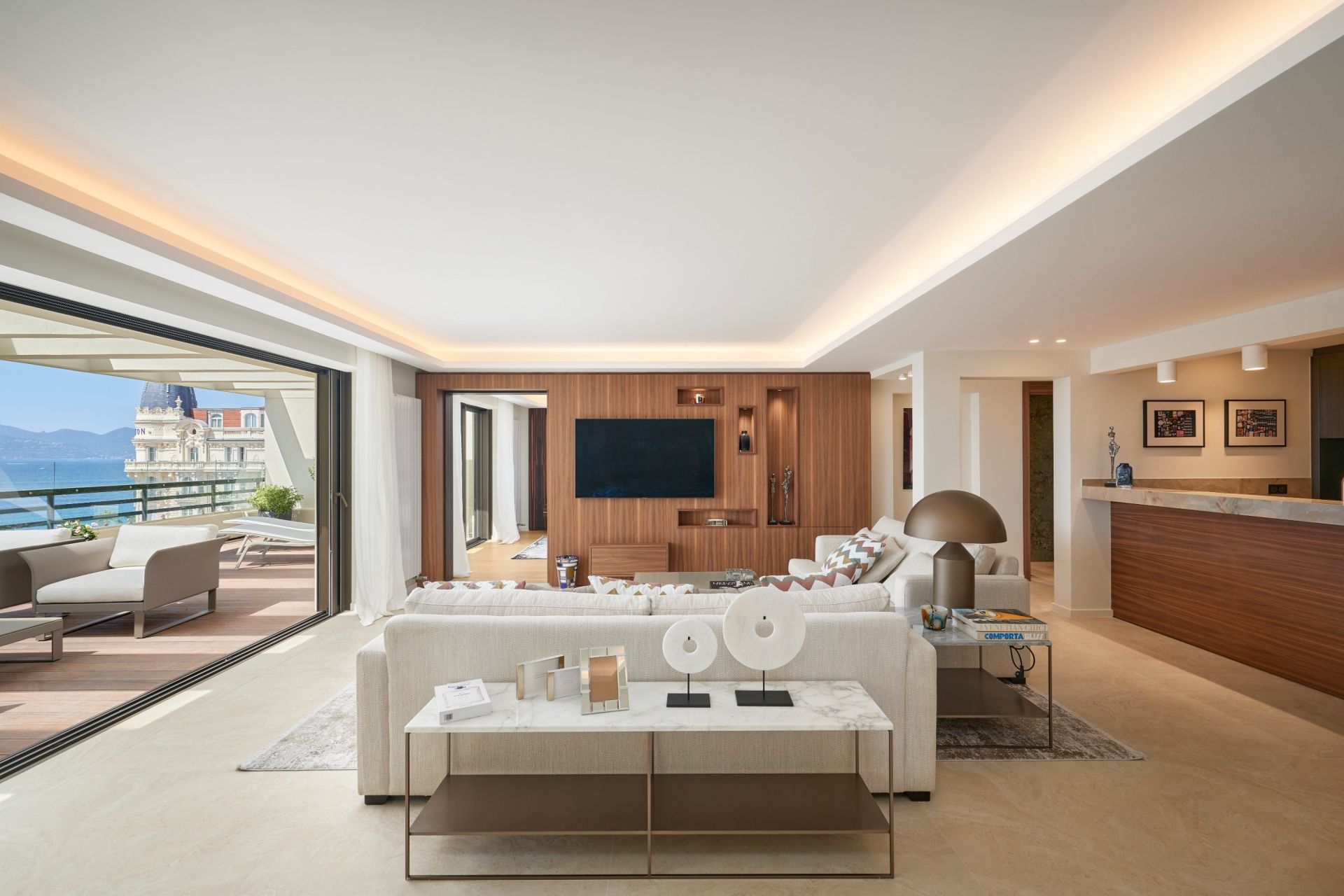 penthouse 4 Rooms for sale on CANNES (06400)