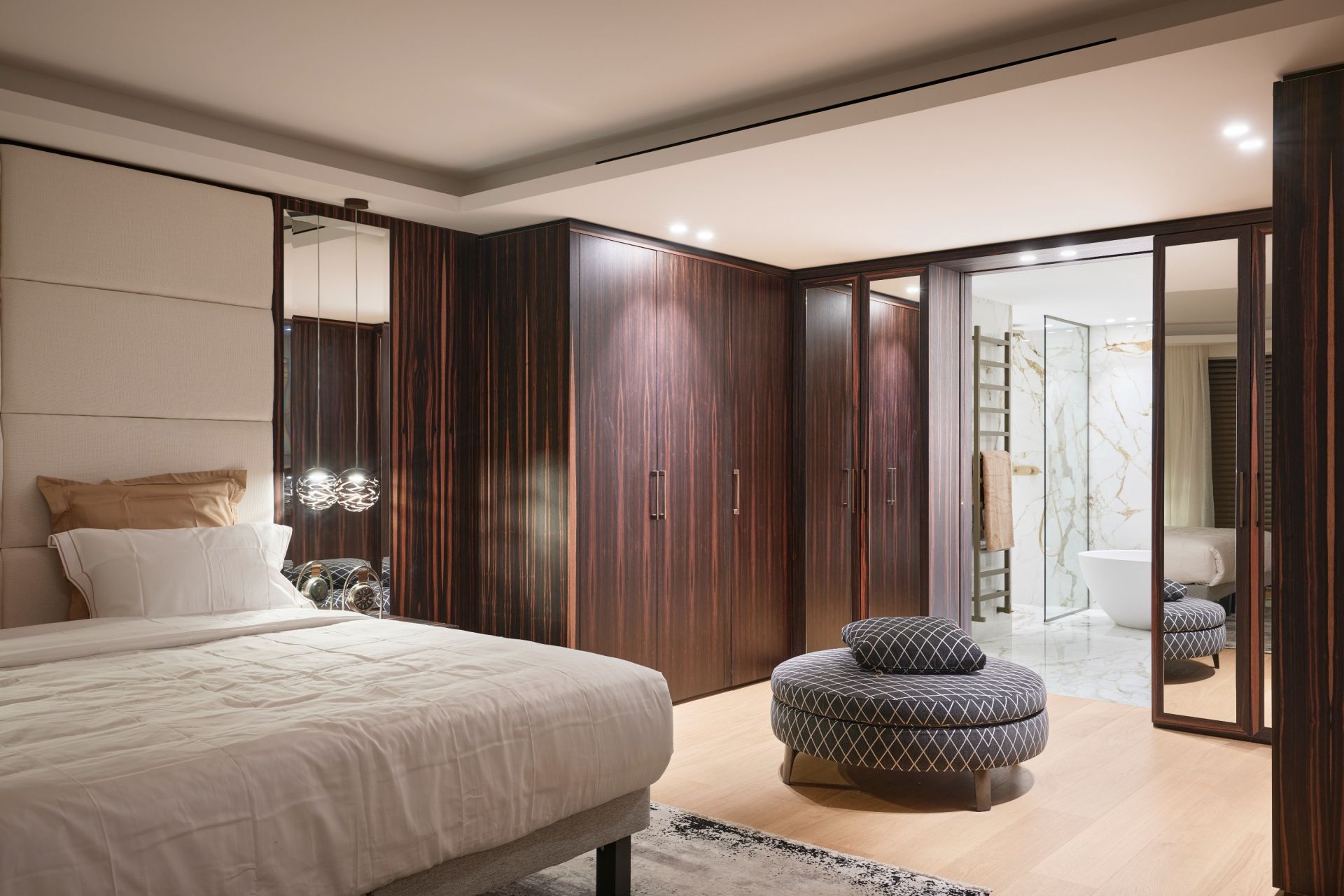 penthouse 4 Rooms for sale on CANNES (06400)