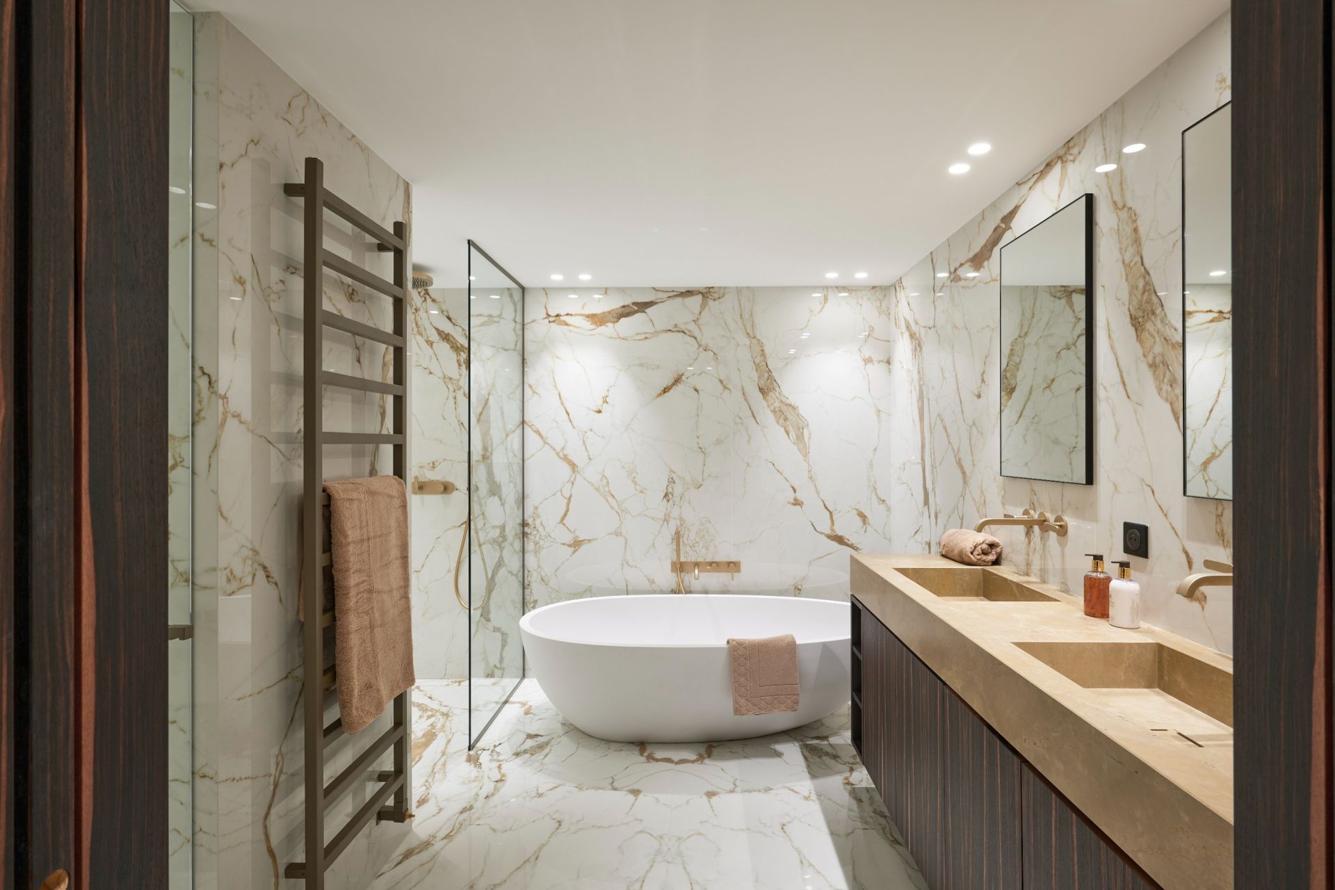 penthouse 4 Rooms for sale on CANNES (06400)