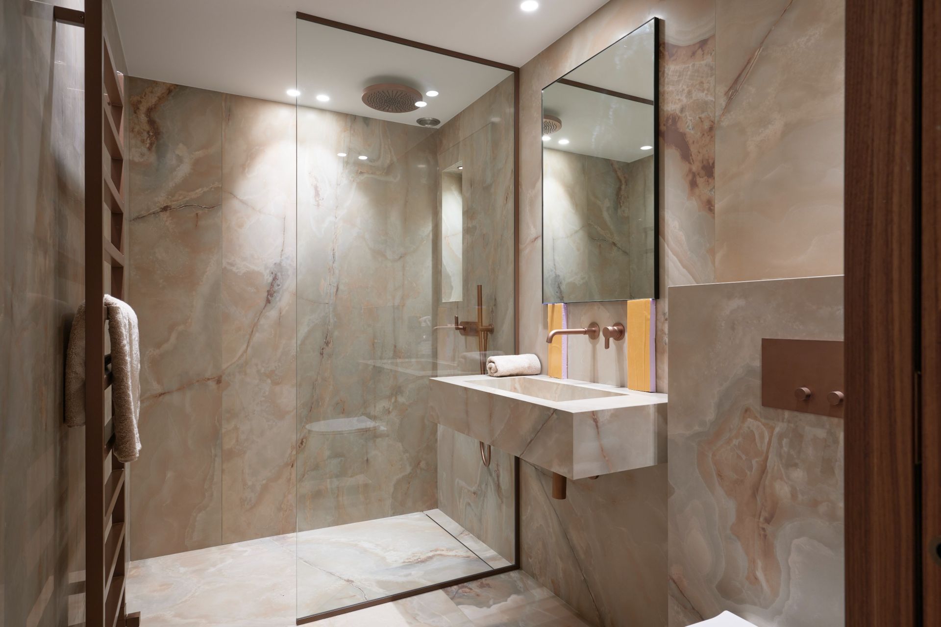 penthouse 4 Rooms for sale on CANNES (06400)