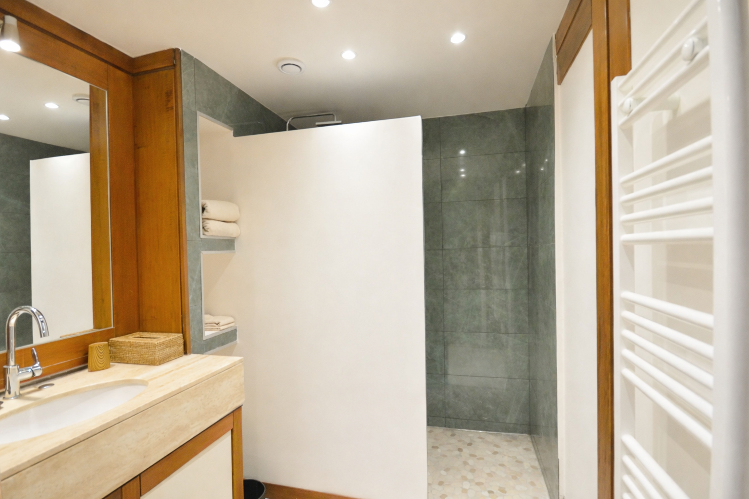 luxury apartment 1 room for sale on PARIS (75003)