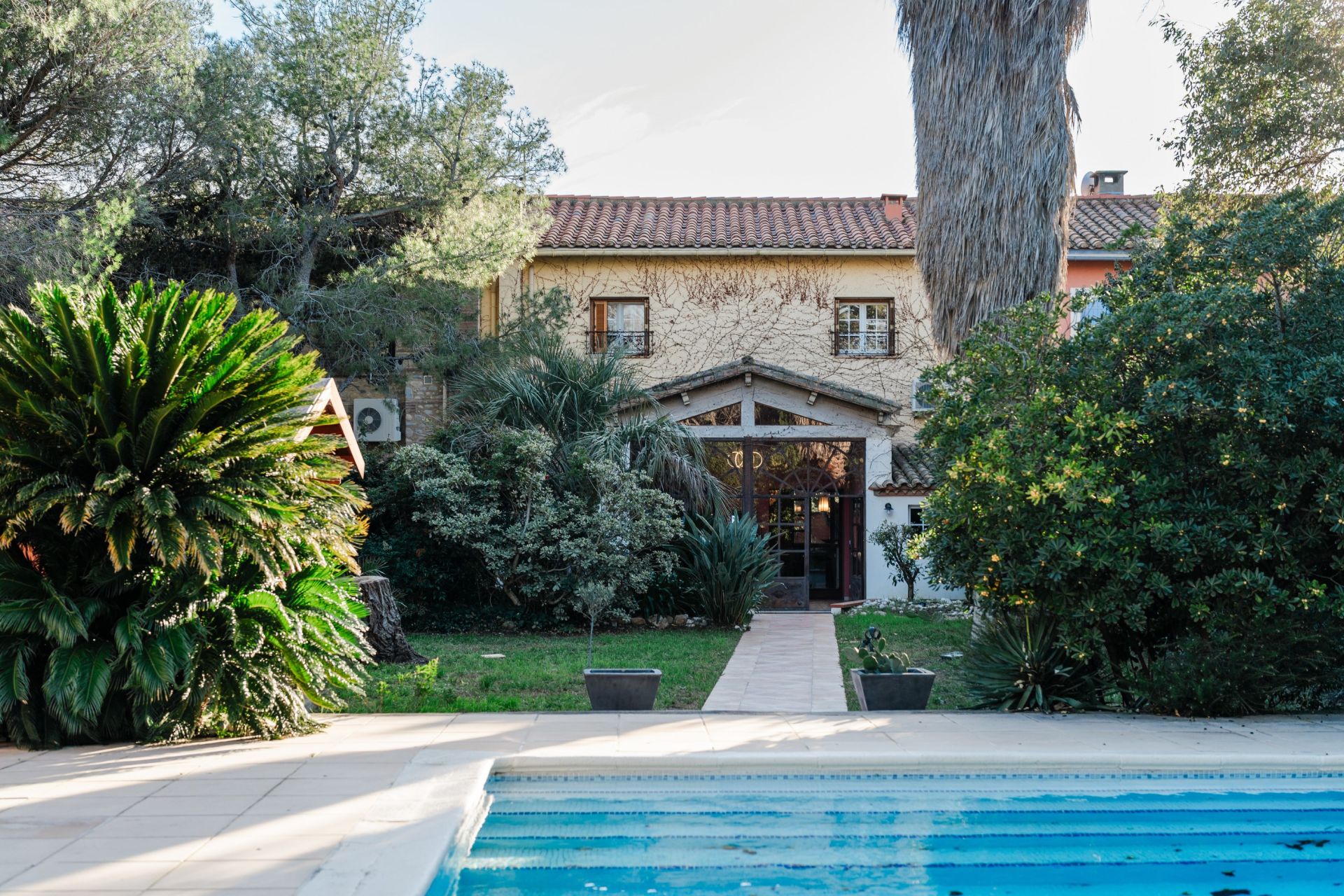 luxury house 6 Rooms for sale on SALEILLES (66280)