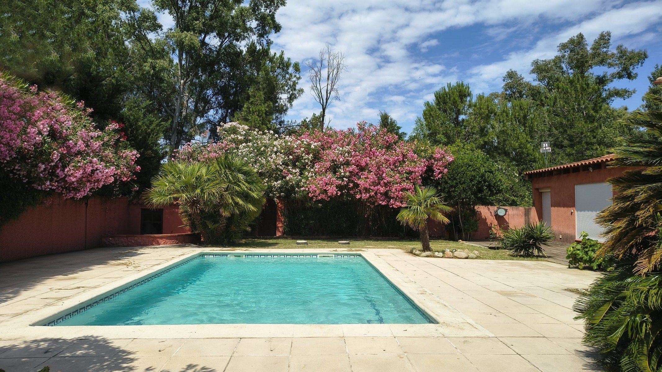 luxury house 6 Rooms for sale on SALEILLES (66280)