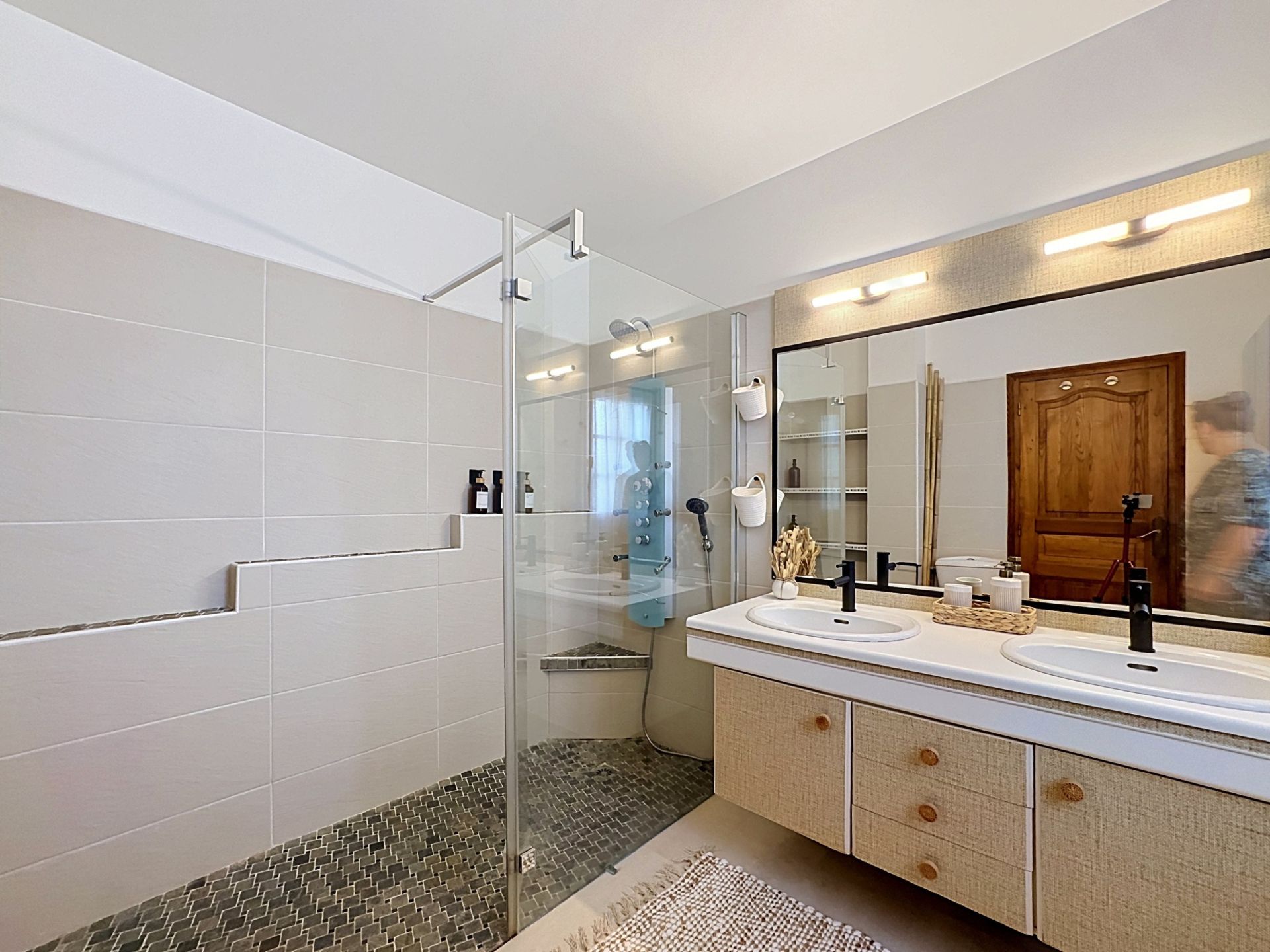 luxury house 7 Rooms for sale on ARBONNE (64210)