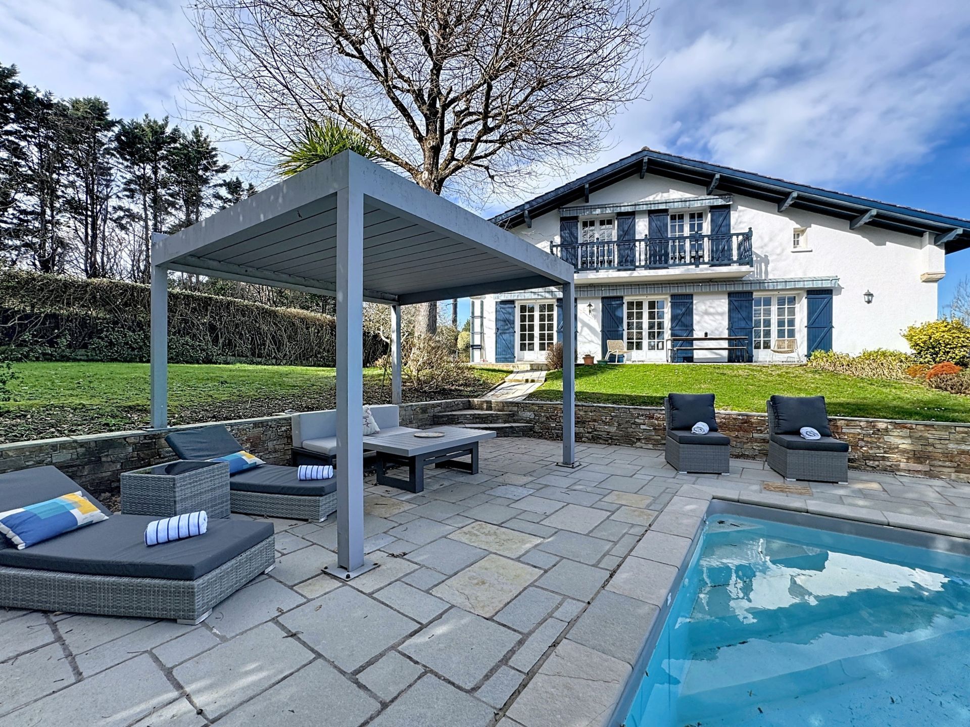 maison de luxe 7 Pièces en vente sur ARBONNE (64210)