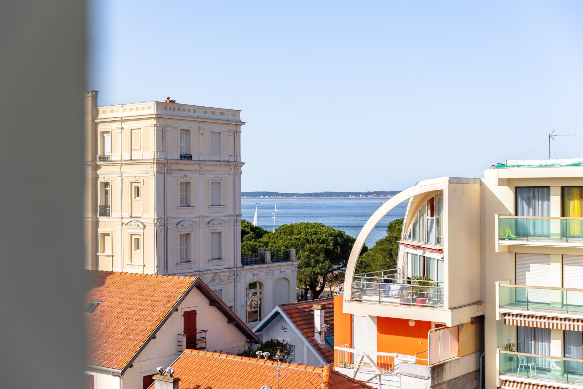 luxury apartment 3 Rooms for sale on ARCACHON (33120)