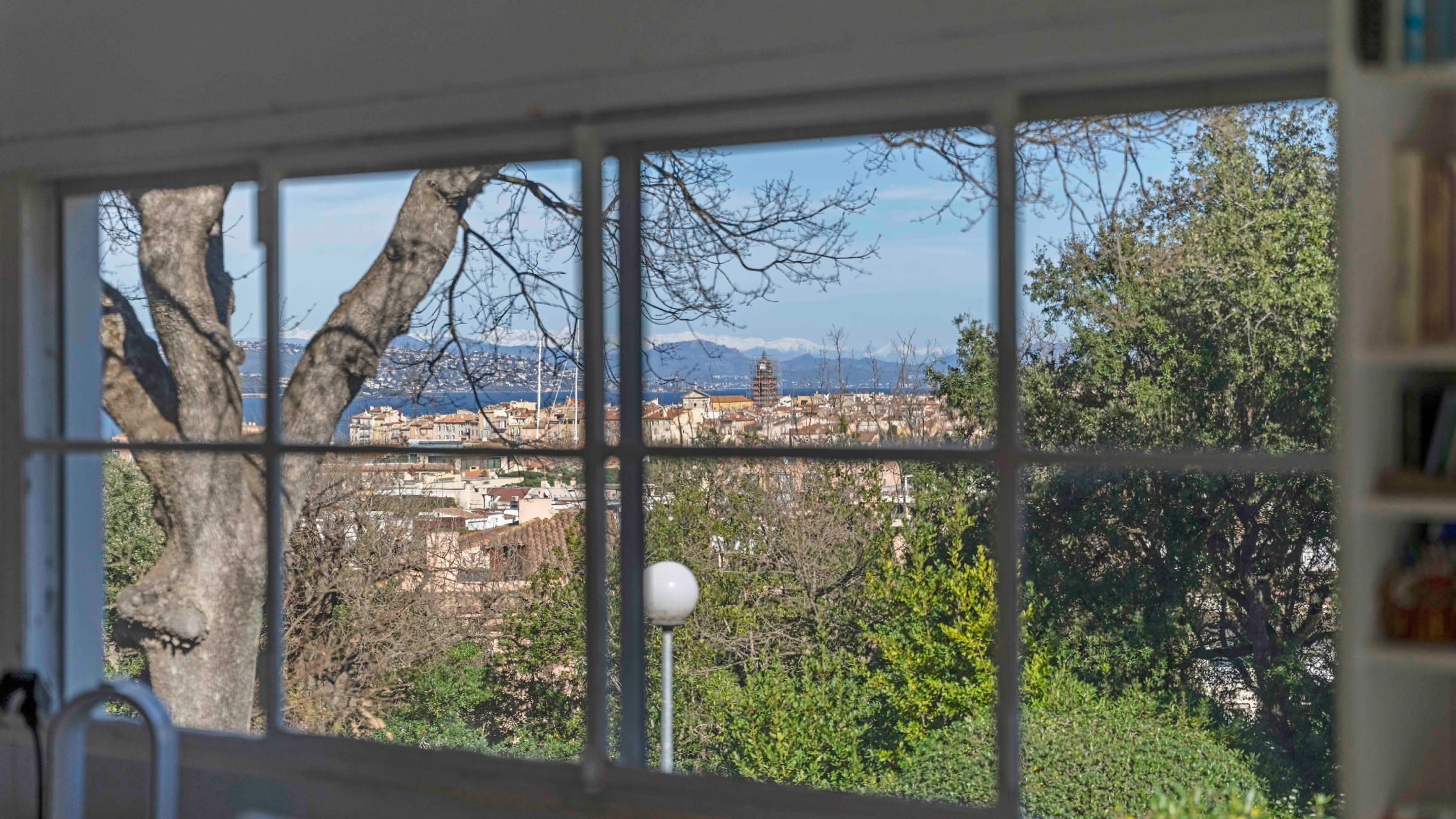 luxury apartment 2 Rooms for sale on ST TROPEZ (83990)