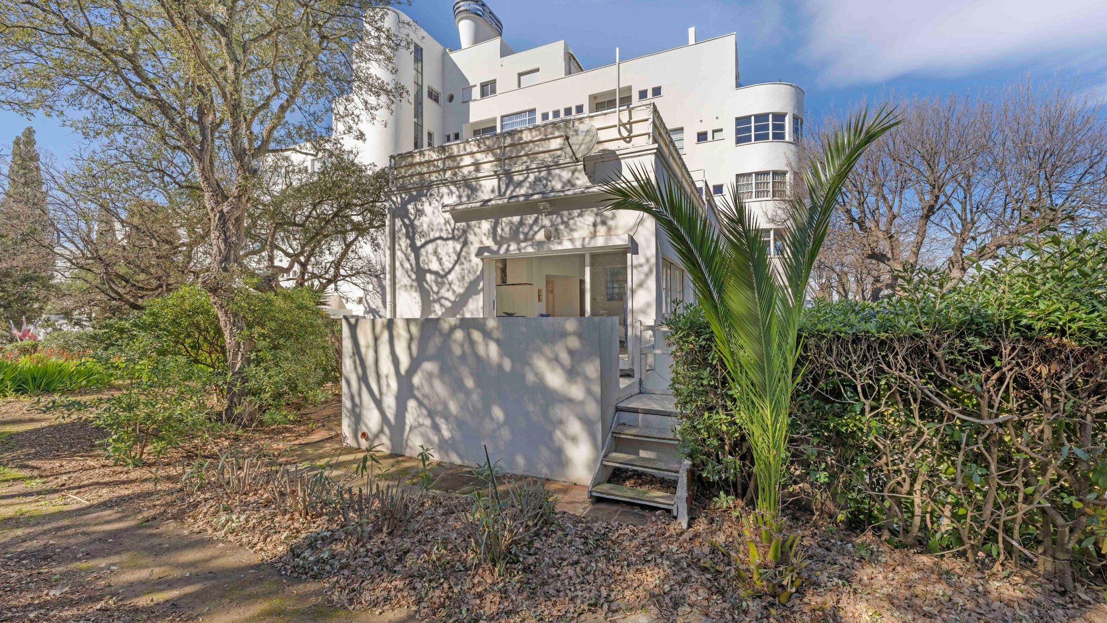 luxury apartment 2 Rooms for sale on ST TROPEZ (83990)