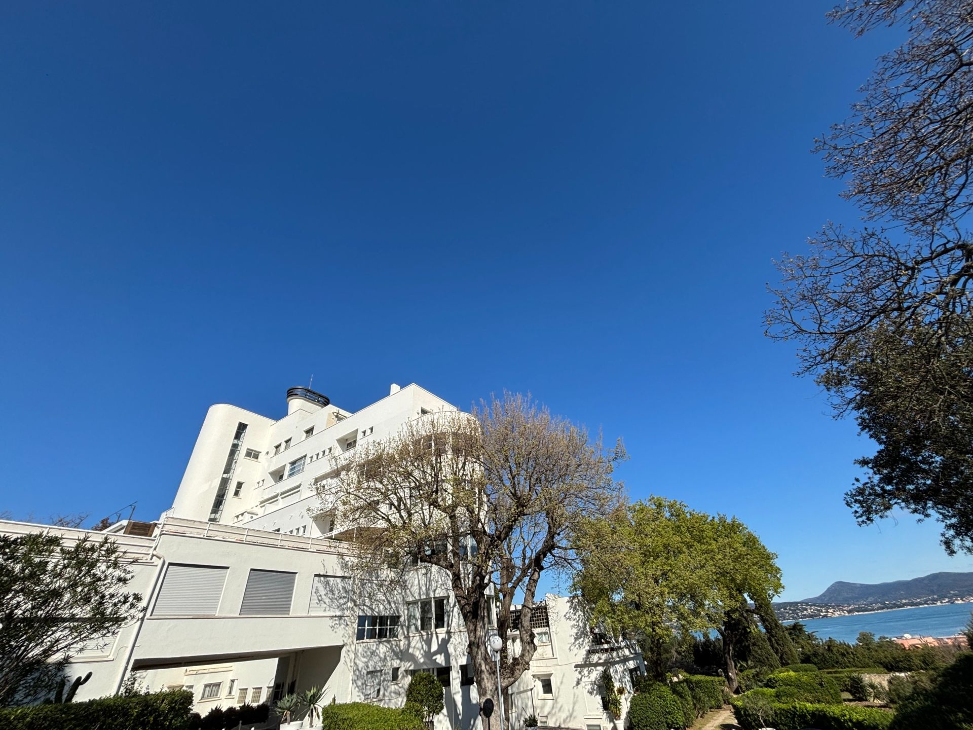 luxury apartment 2 Rooms for sale on ST TROPEZ (83990)