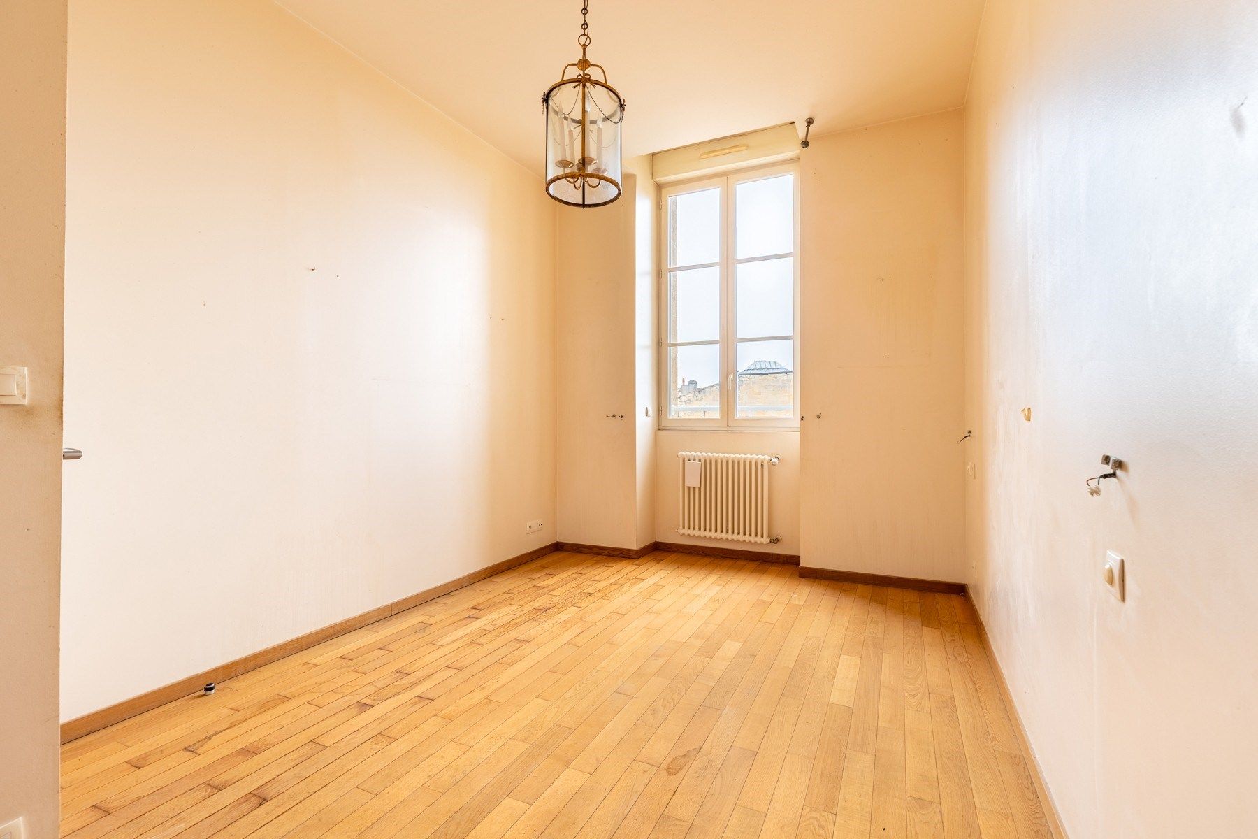luxury apartment 3 Rooms for sale on BORDEAUX (33000)