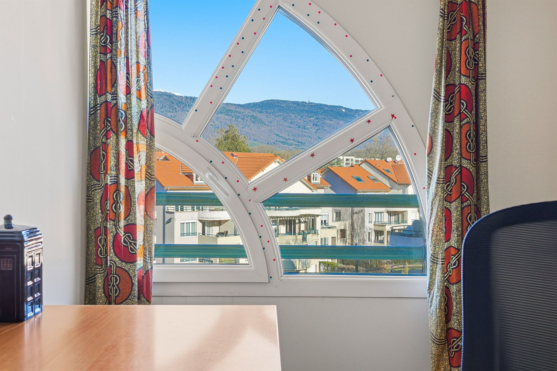 luxury apartment 5 Rooms for sale on DIVONNE LES BAINS (01220)