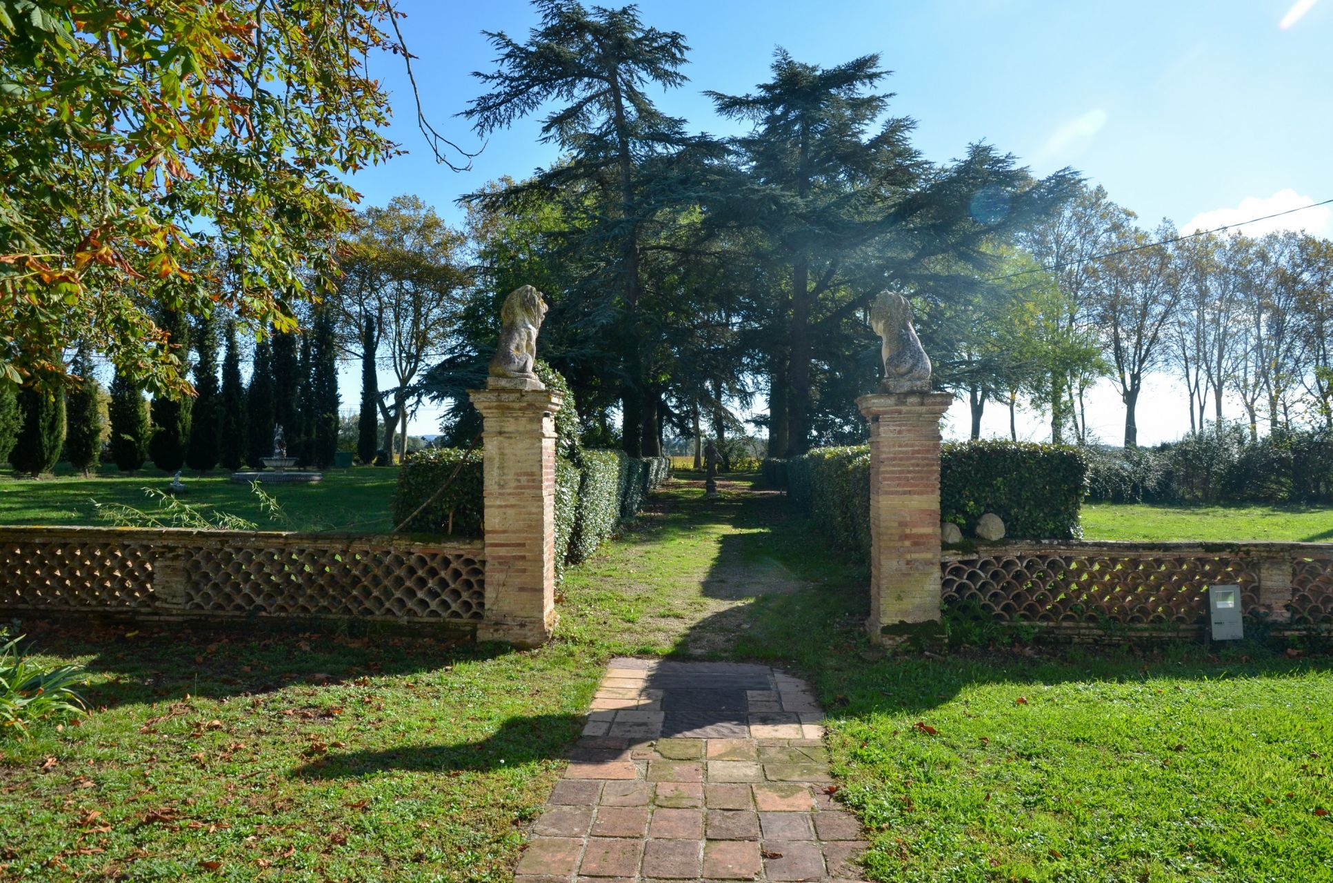 manor house 23 Rooms for sale on RABASTENS (81800)