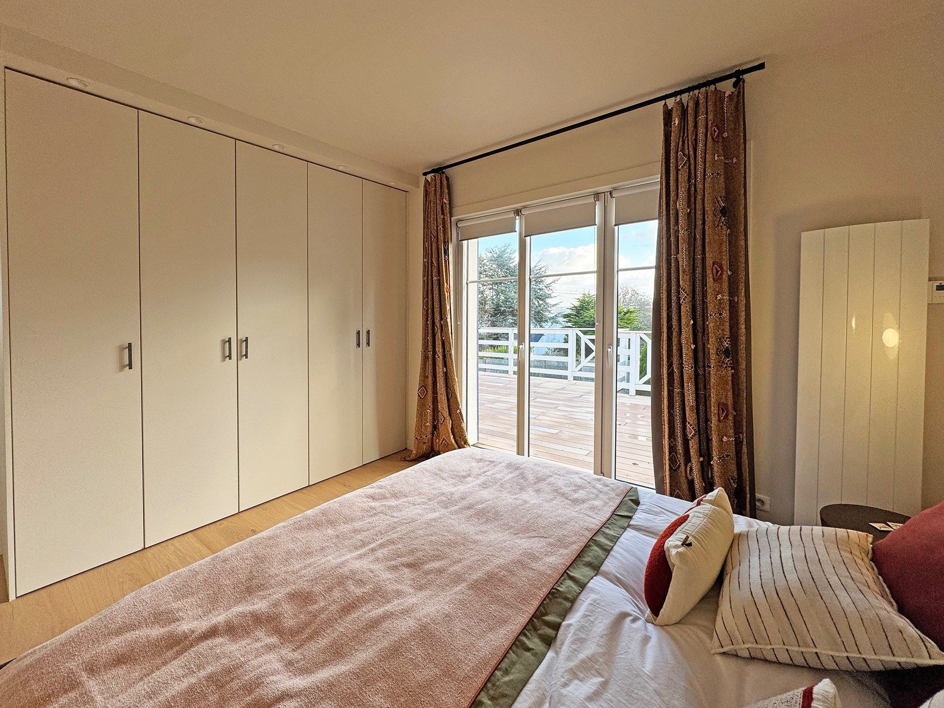 luxury house 10 Rooms for sale on MORGAT (29160)