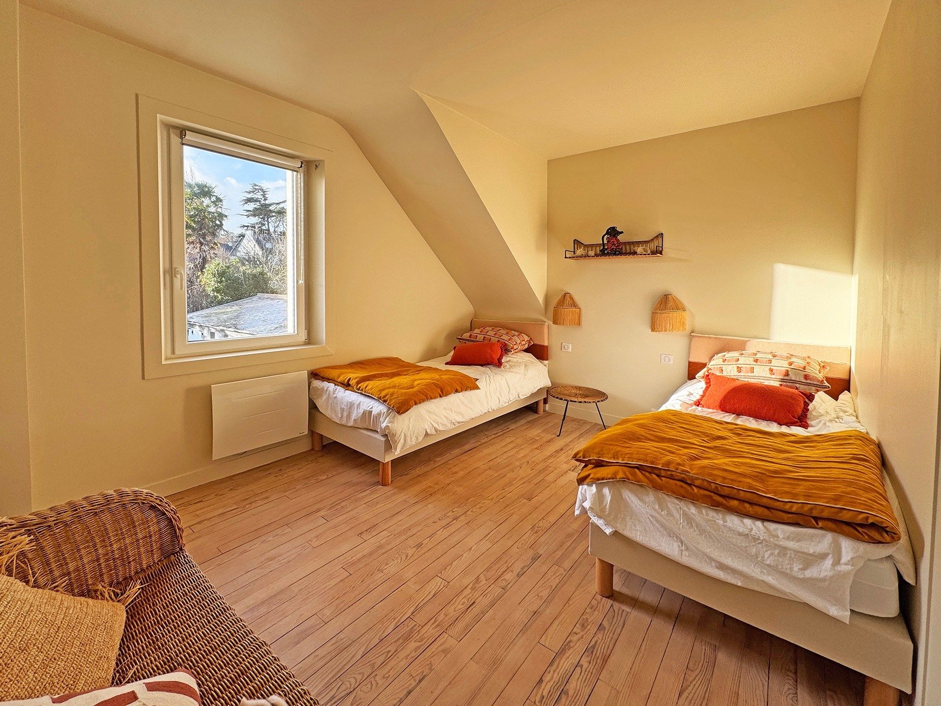 luxury house 10 Rooms for sale on MORGAT (29160)