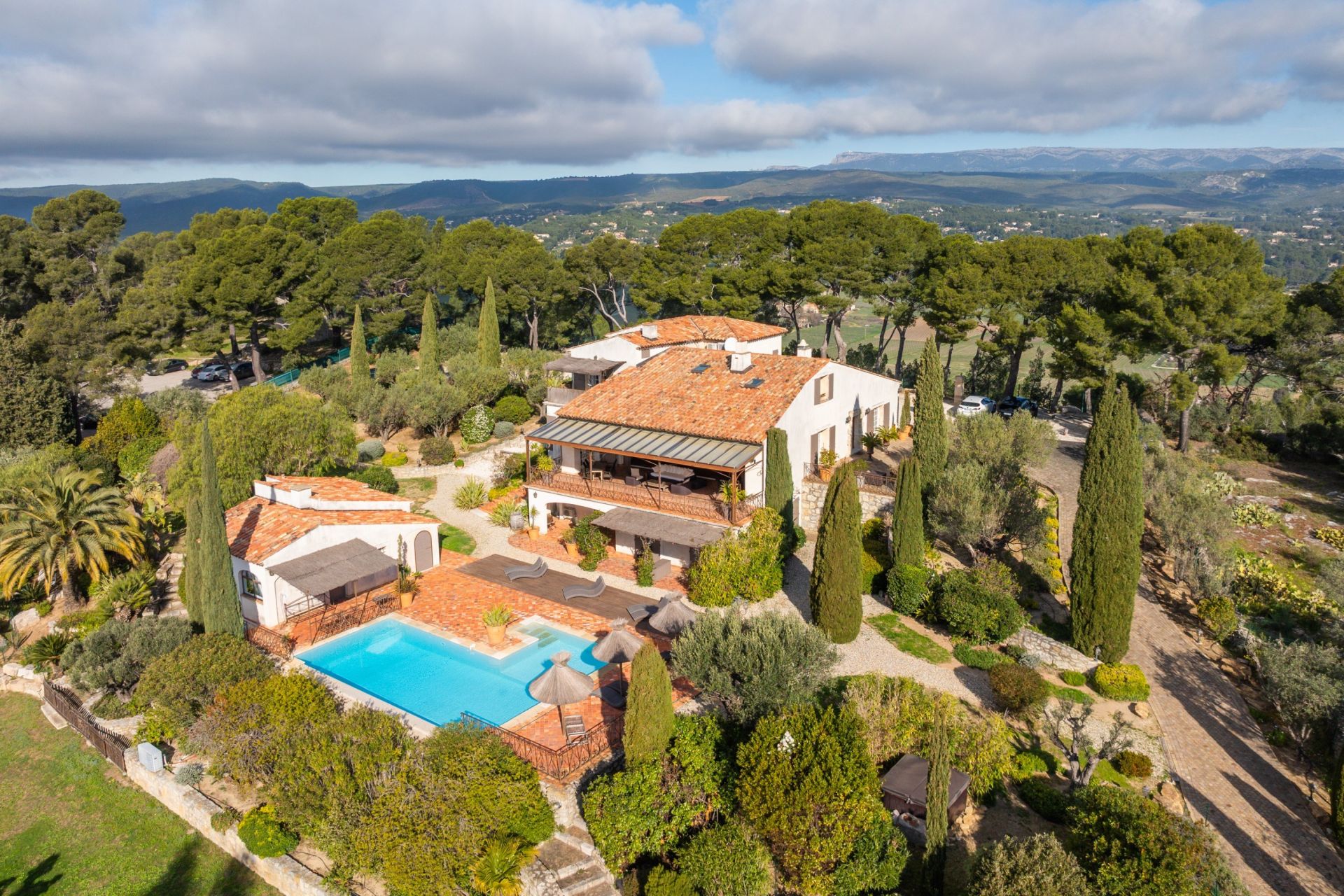 maison de luxe 15 Pièces en vente sur LA CADIERE D AZUR (83740)