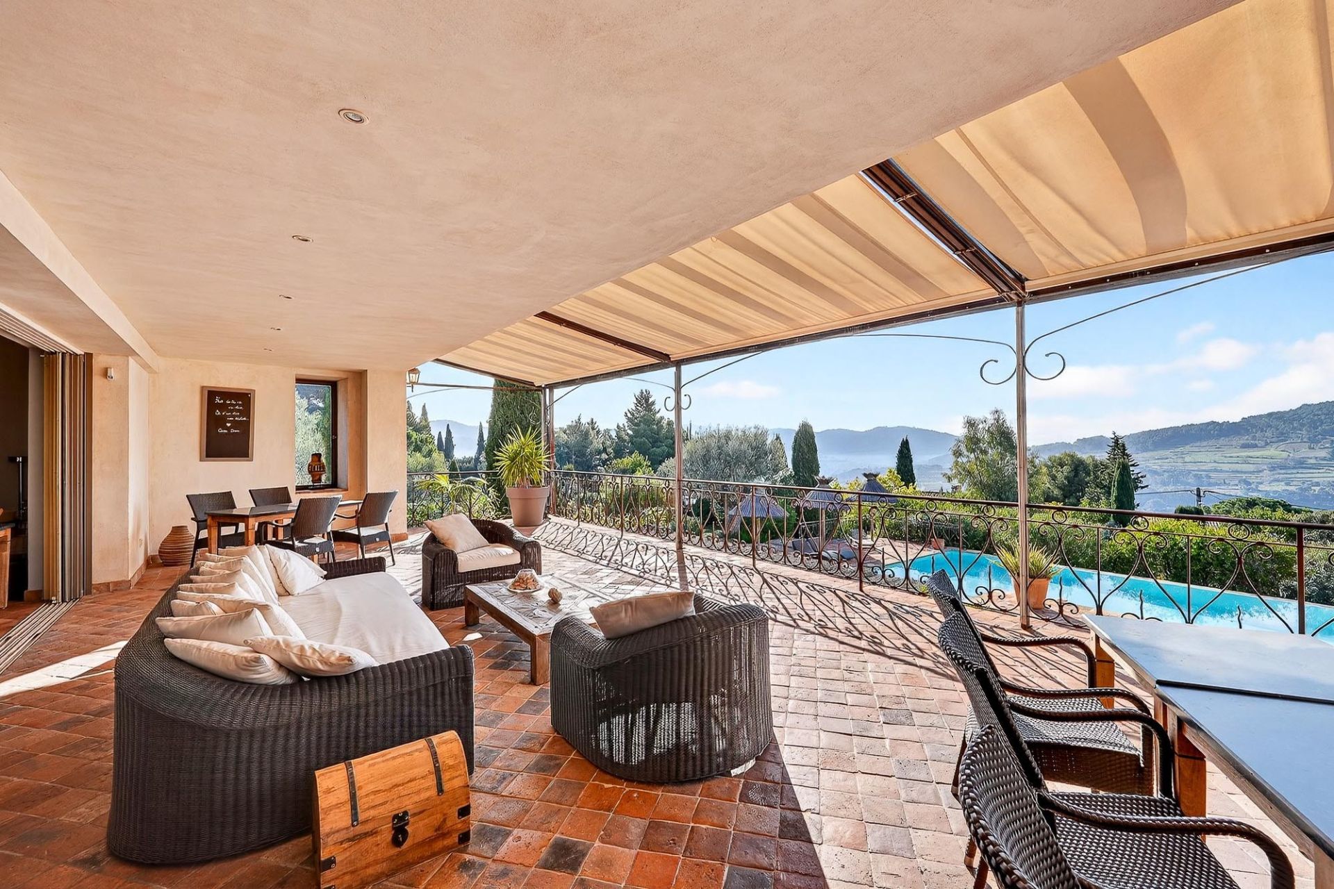 maison de luxe 15 Pièces en vente sur LA CADIERE D AZUR (83740)